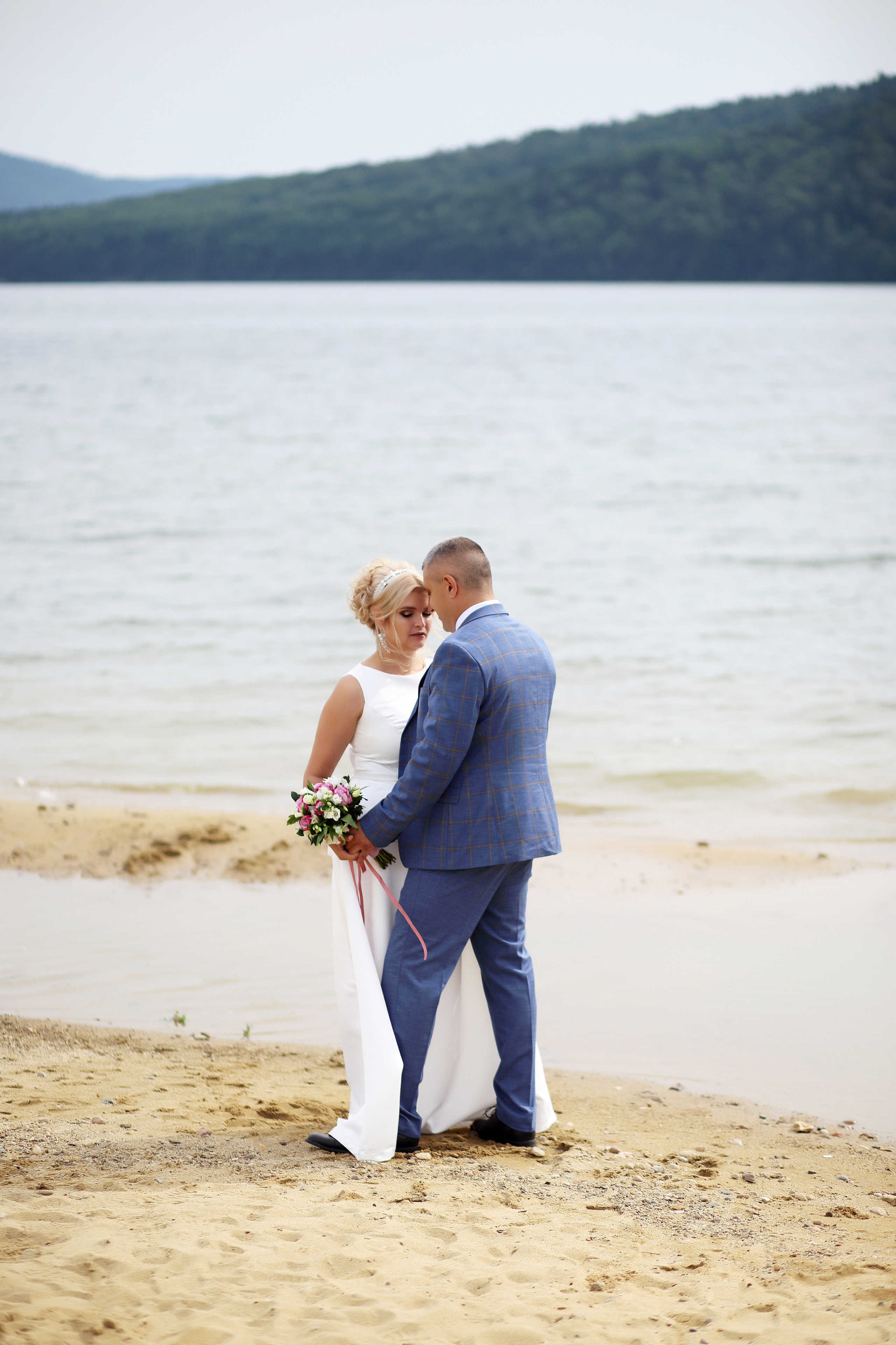 Свадьба в Иркутске, фотография на пляже