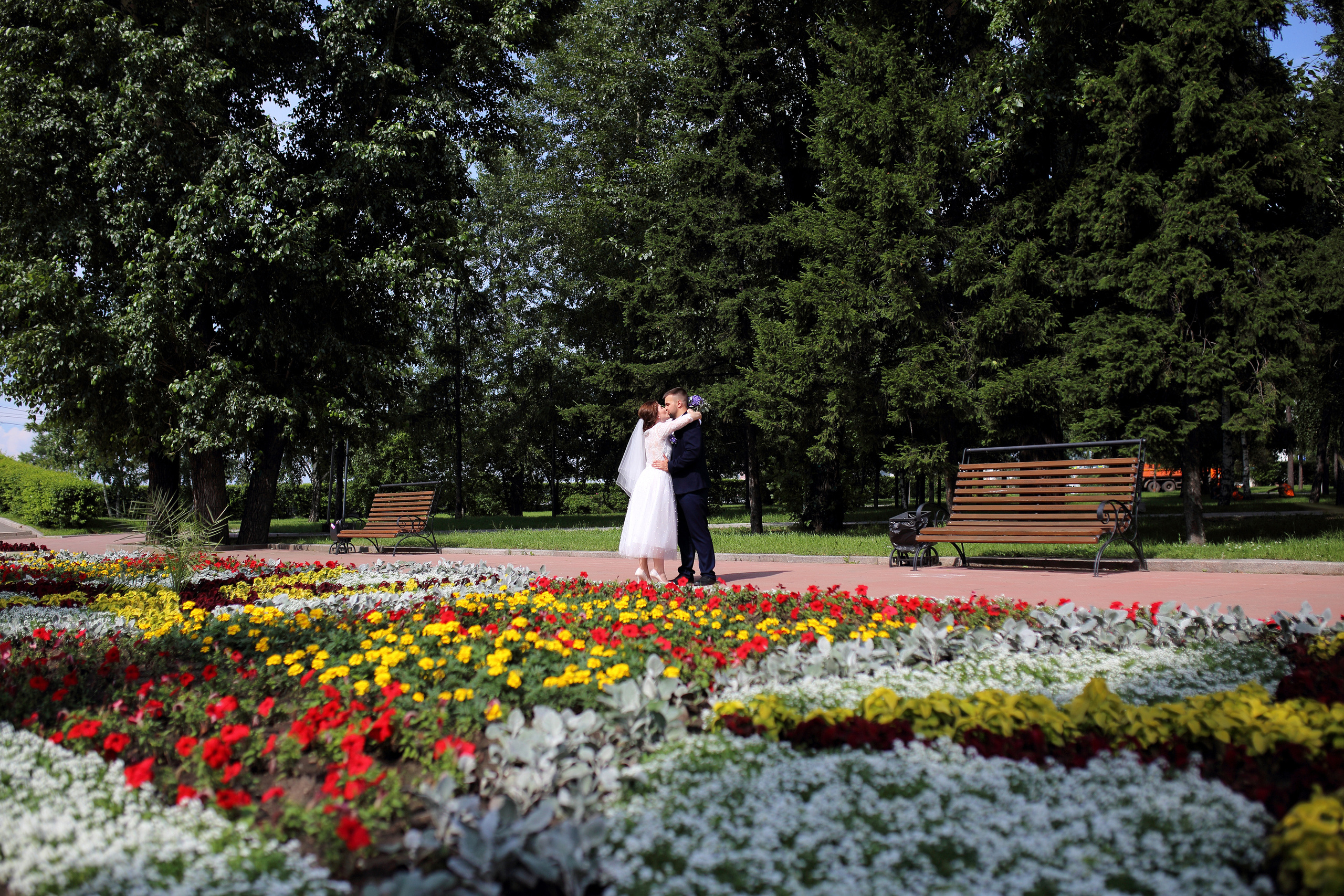 Свадьба в Иркутске, красивая фотография в цветах