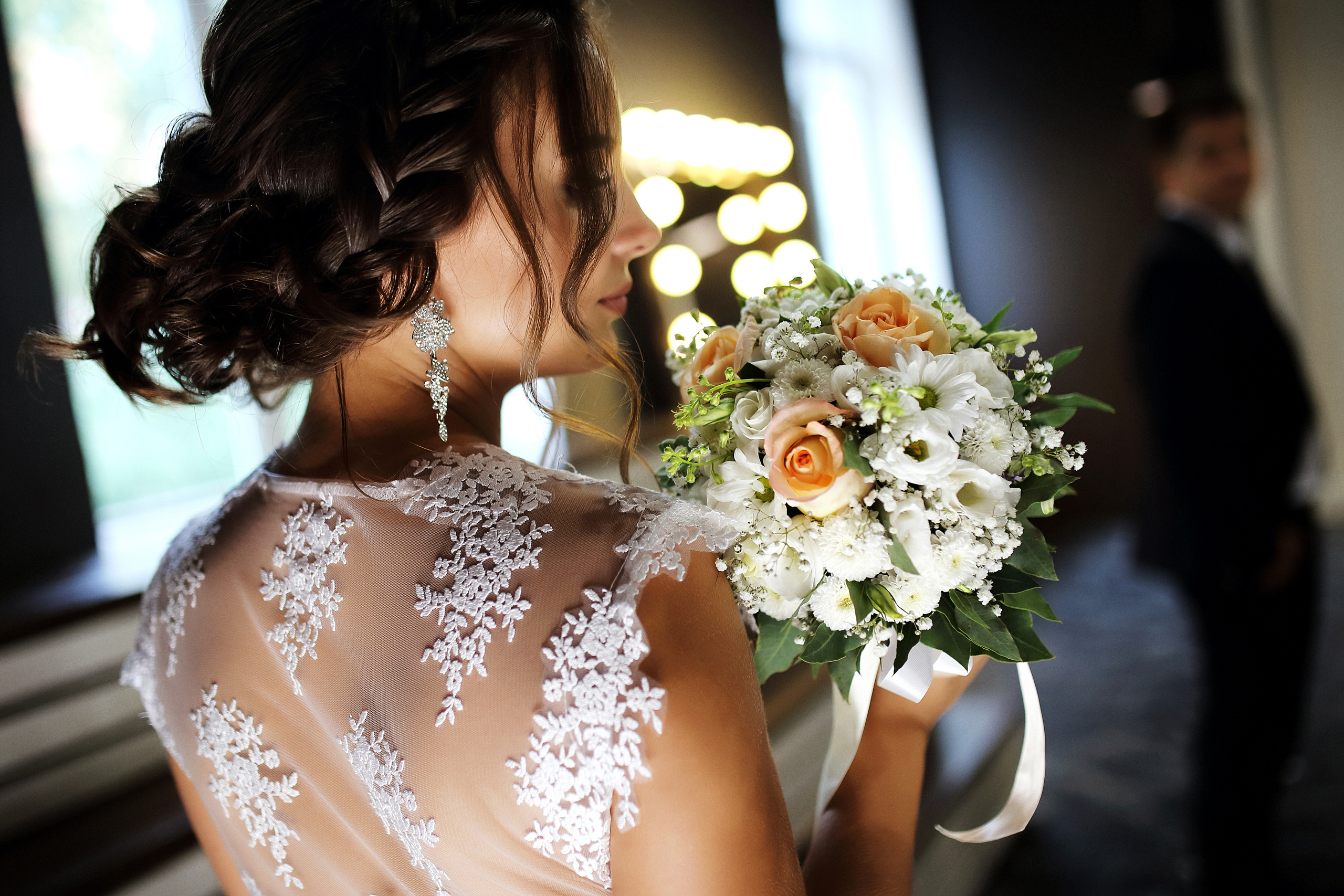 Александр Лихачев фотограф, невеста со спины Иркутск