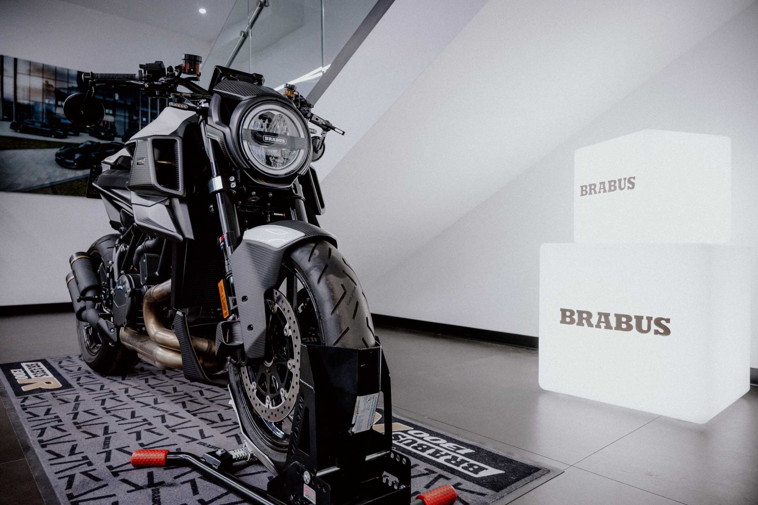 BRABUS X GREATS. Бэкстейдж и репортажный фотограф в Москве Артем Онацко