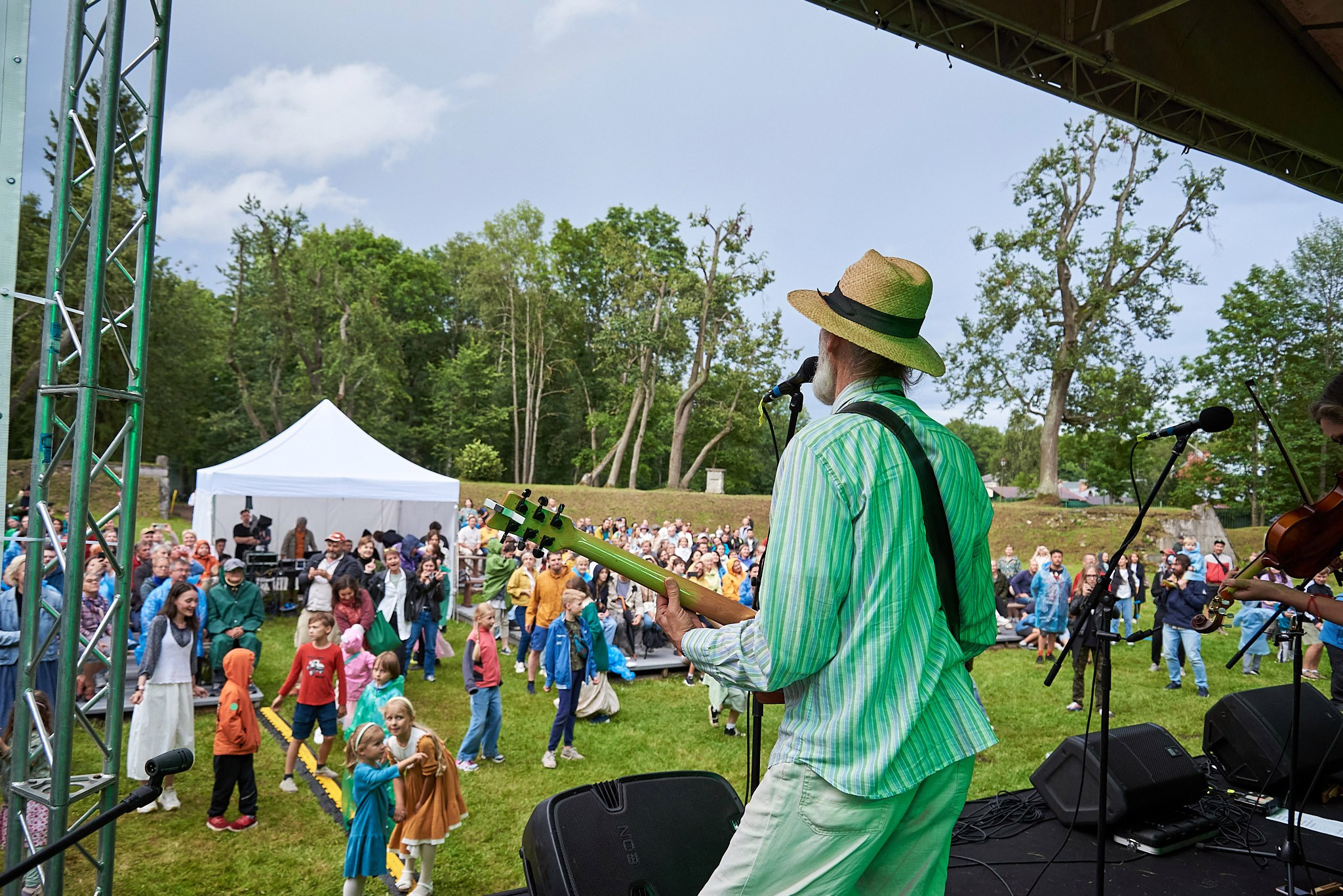 Березовый домик, фестиваль этно музыки. Иван Ступа, репортажный фотограф в Санкт-Петербурге и Ленинградской области