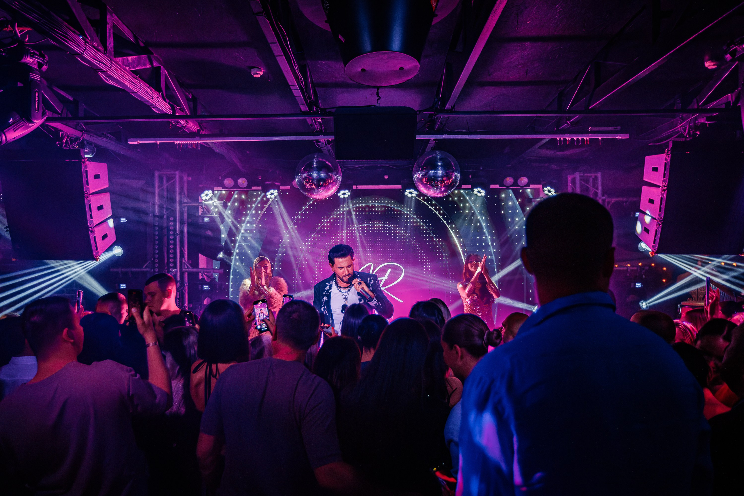 «АВРААМ РУССО"_Чайка на пляже_Ялта_21.06.2025. Аминов Руслан | Фотограф