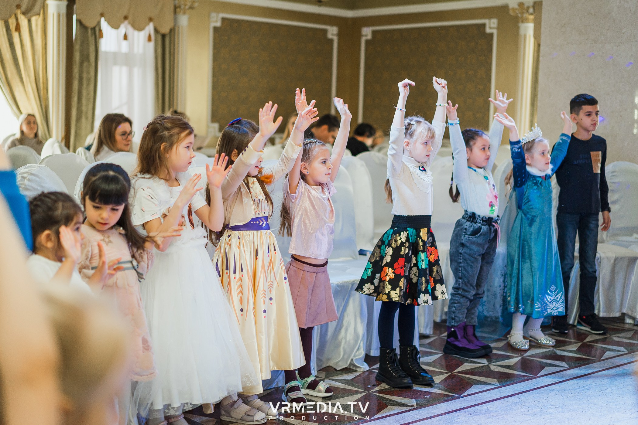 ХОЛОДНОЕ СЕРДЦЕ в ресторане «Империя»