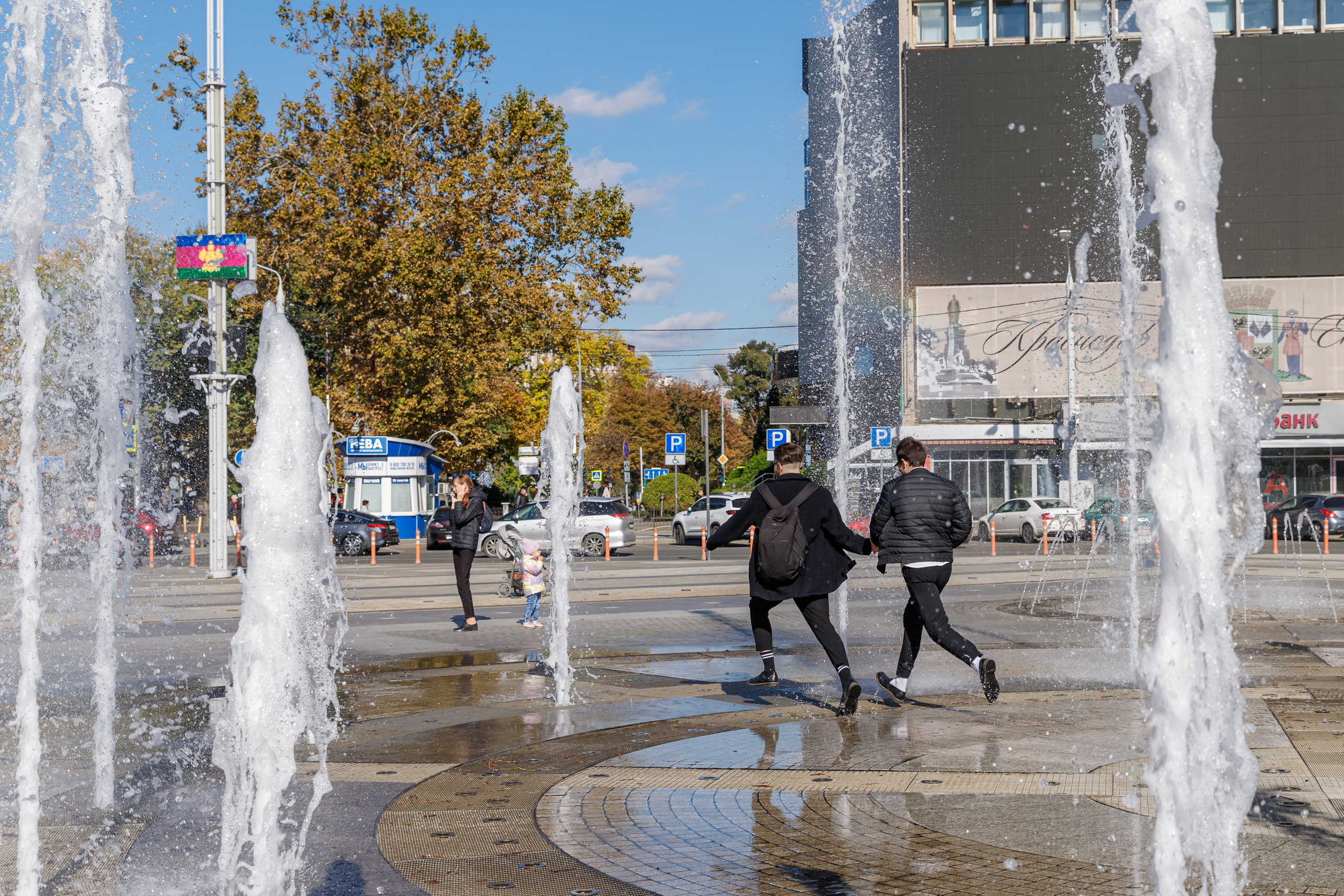 ПРОГУЛКИ ПО КРАСНОЙ. Марина Ушакова. Фотограф. Выпускные альбомы. г. Краснодар