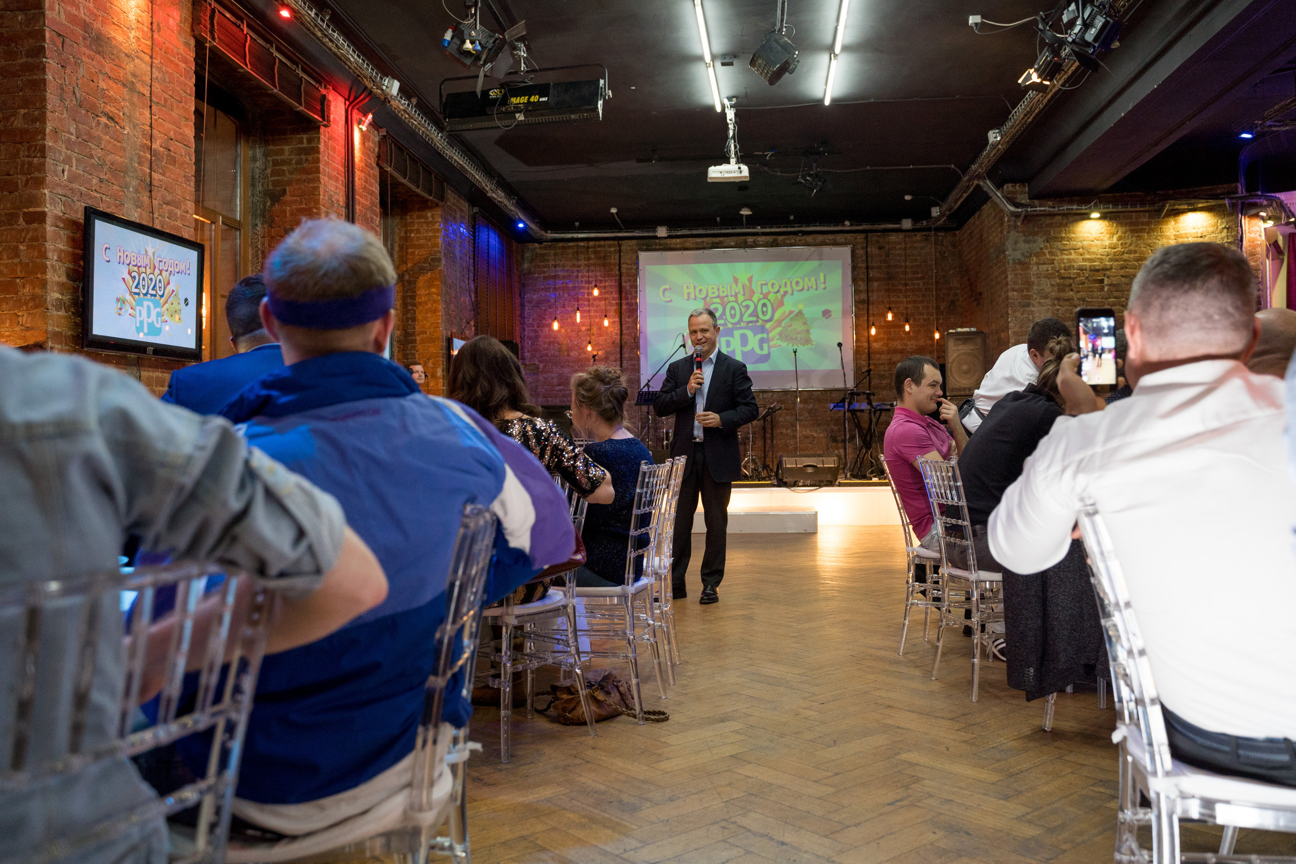 Корпоратив назад в 90-е. Свадебный и портретный фотограф в Москве Гудумак Евгений