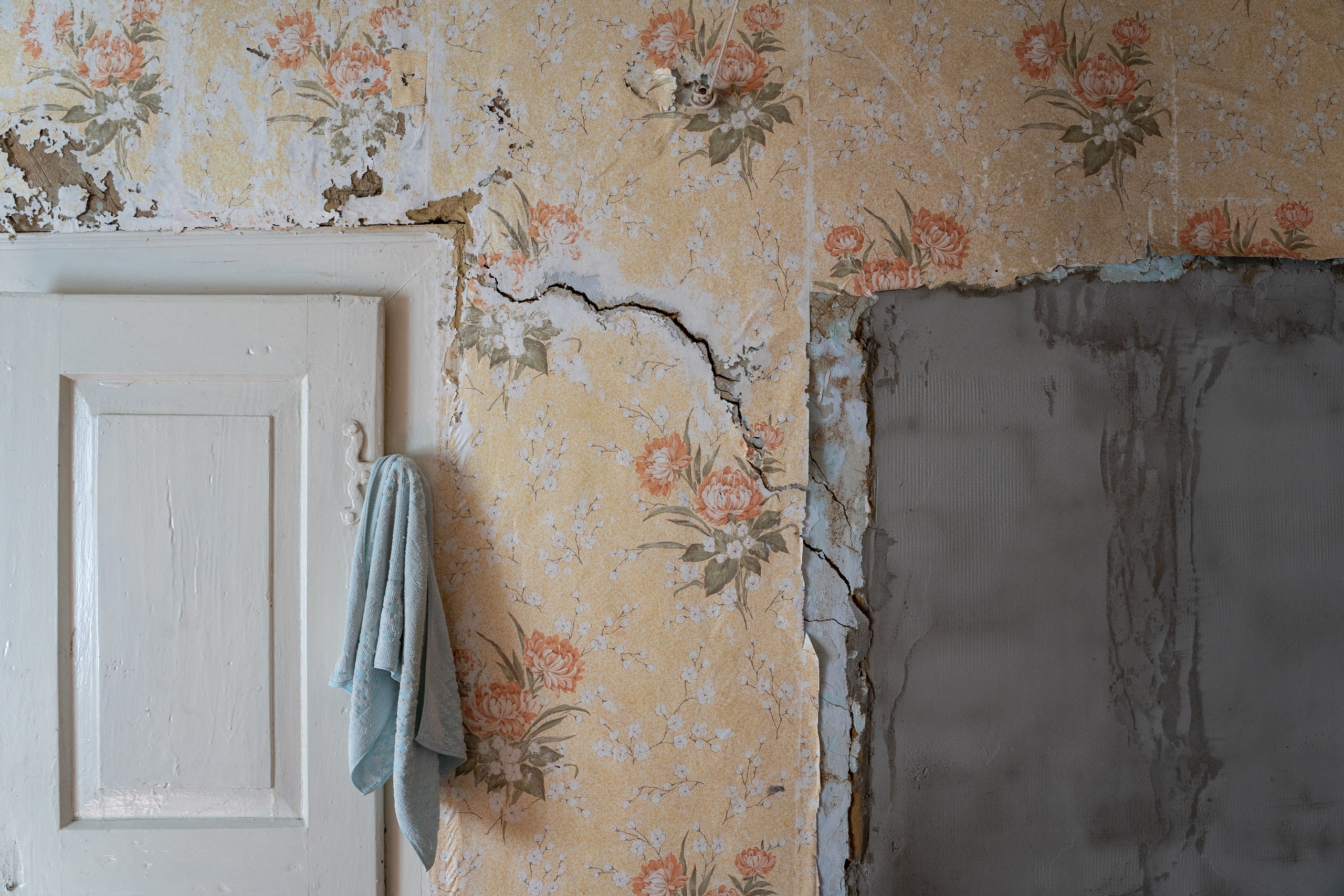 Home.land. Künstler Verstecktoff