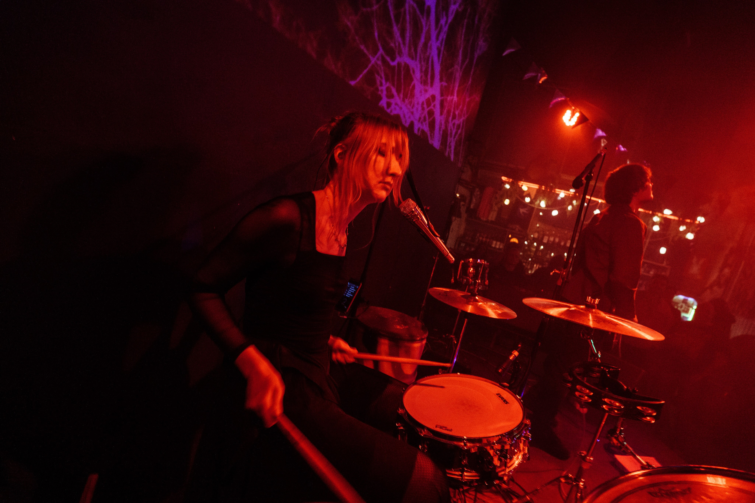 Inside the Rain|Ласточка. Концертный и репортажный фотограф в Санкт-Петербурге Слава Пахомов