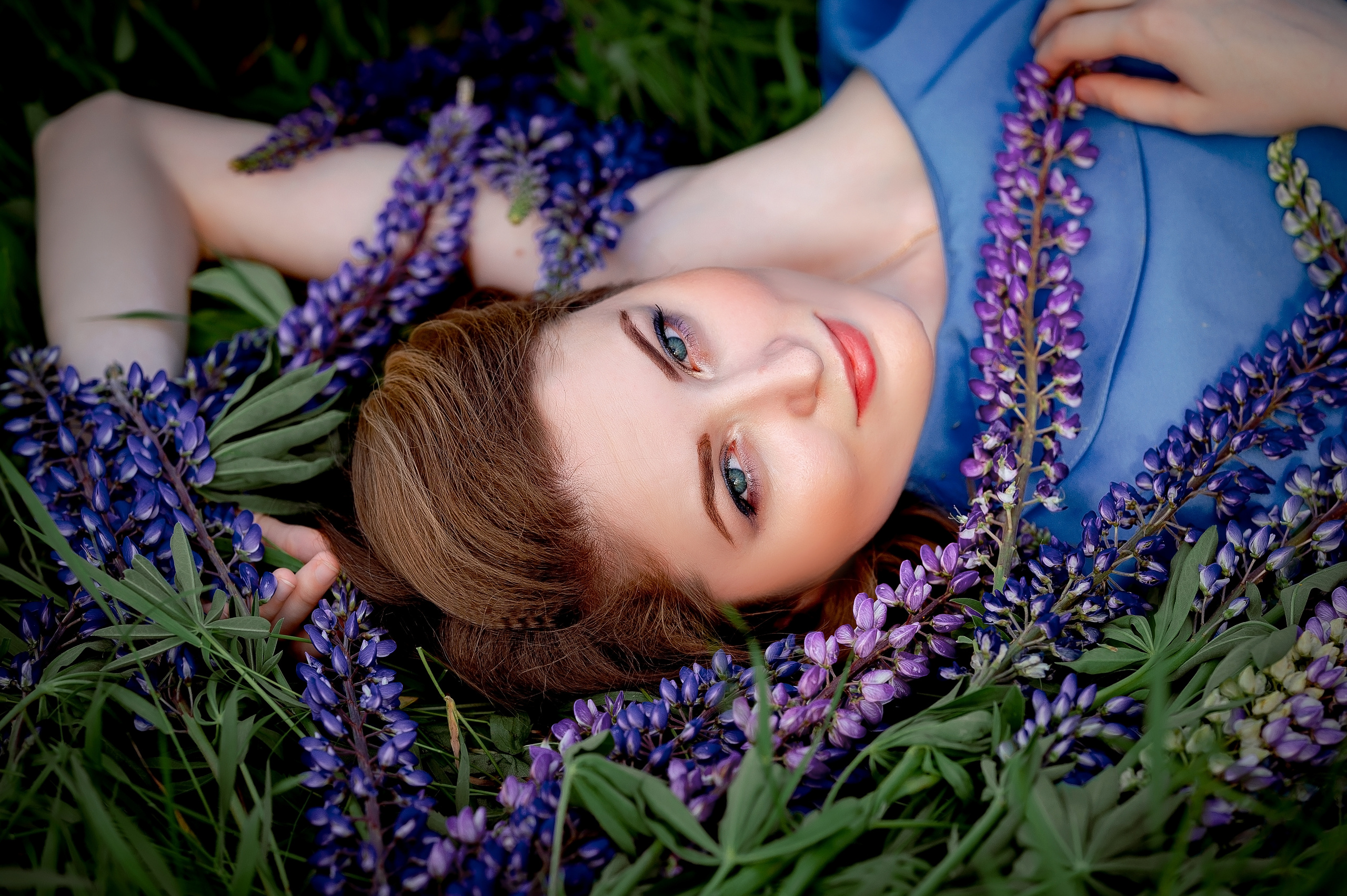 Фотосессия в люпиновом поле в Щелково. Свадебный и семейный фотограф Виктория Носачёва. Щелково, Москва и МО