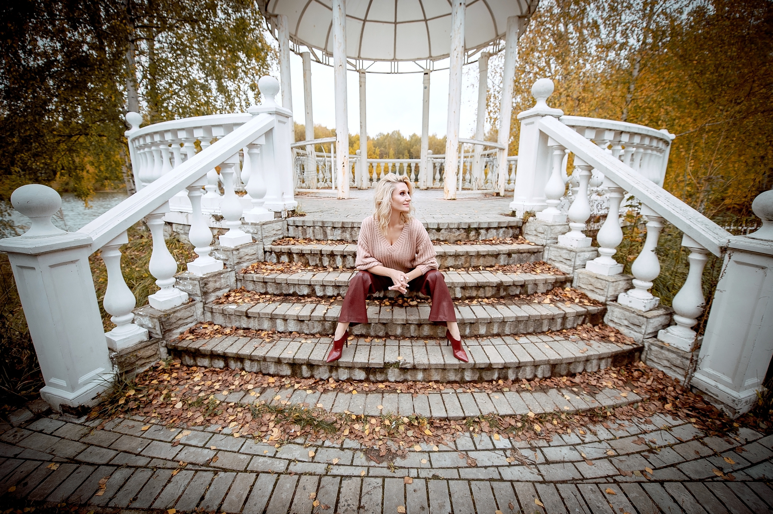 Осенняя фотосессия для девушек в Щелково. Свадебный и семейный фотограф Виктория Носачёва. Щелково, Москва и МО