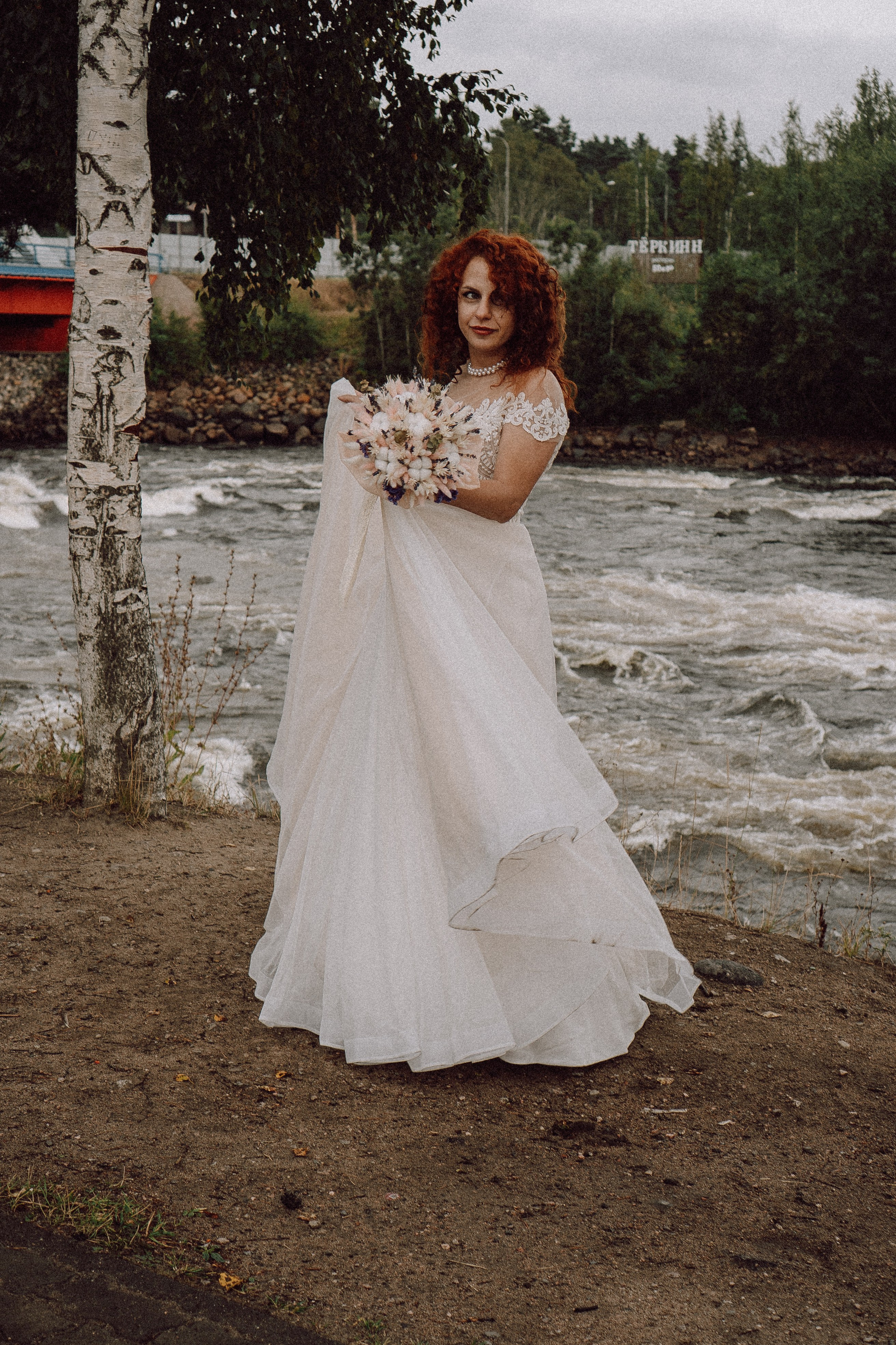 СВАДЕБНАЯ ФОТОСЕССИИЯ ПАРЫ В ГОРОДЕ ПРИОЗЕРСК В СОСНОВОМ ЛЕСУ И С ПИКАПОМ. Профессиональный фотограф, Санкт-Петербург — Виктория Богомолова