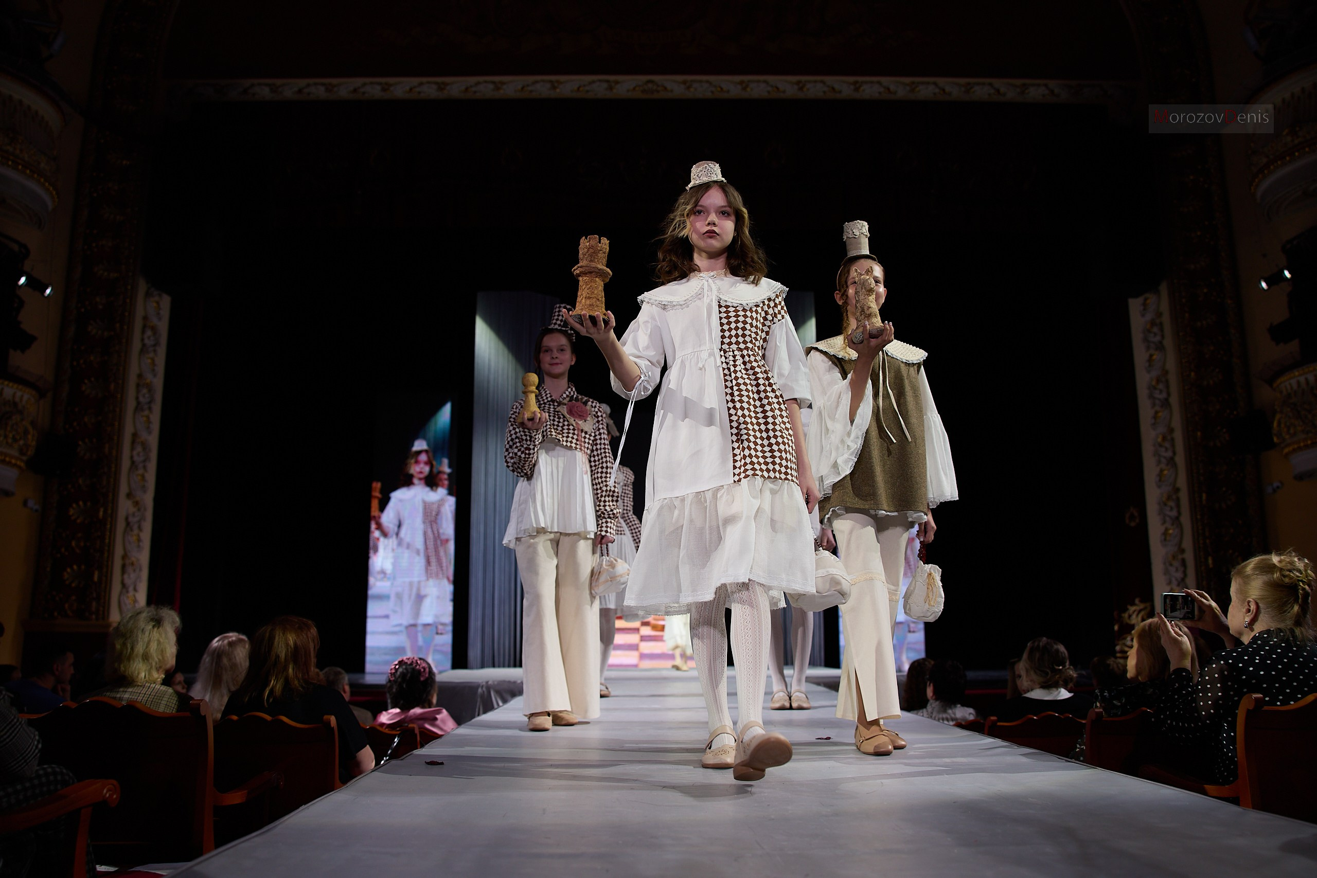 Платье города 2025