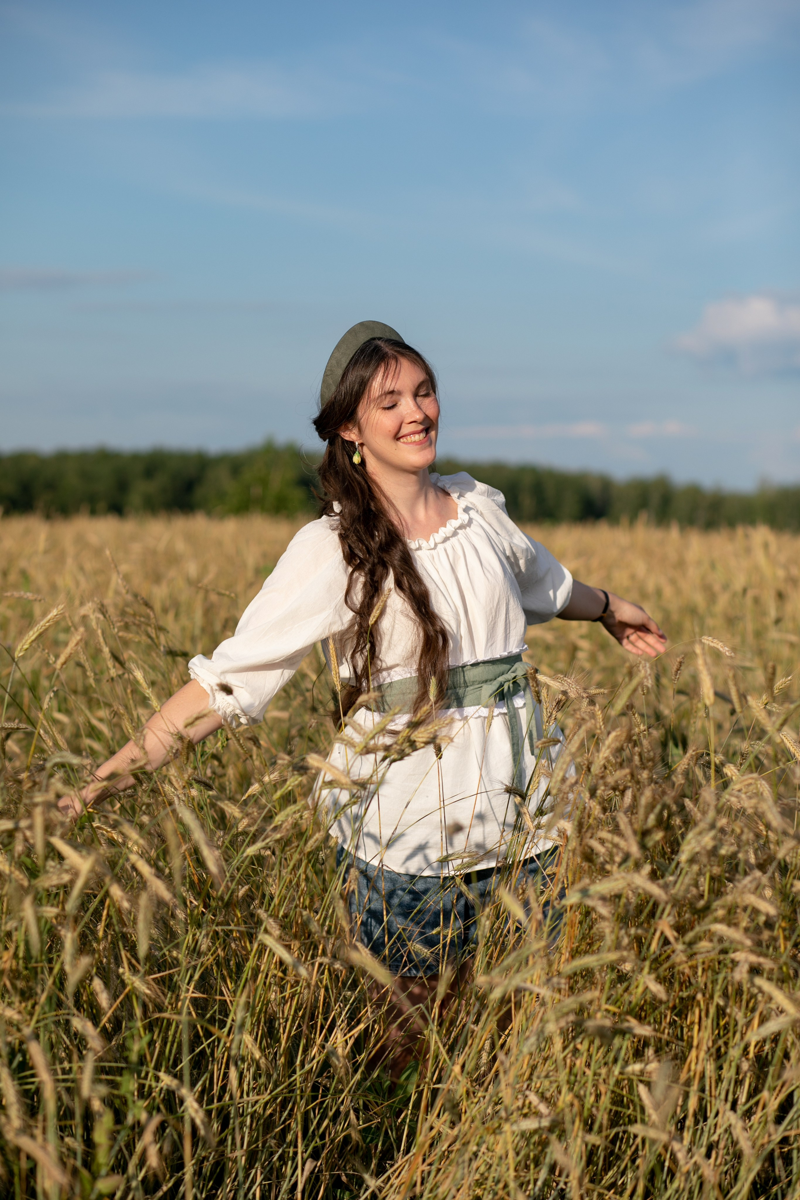 В полях)). Надежда Рыжова, портретная и контент-съемка в Челябинске