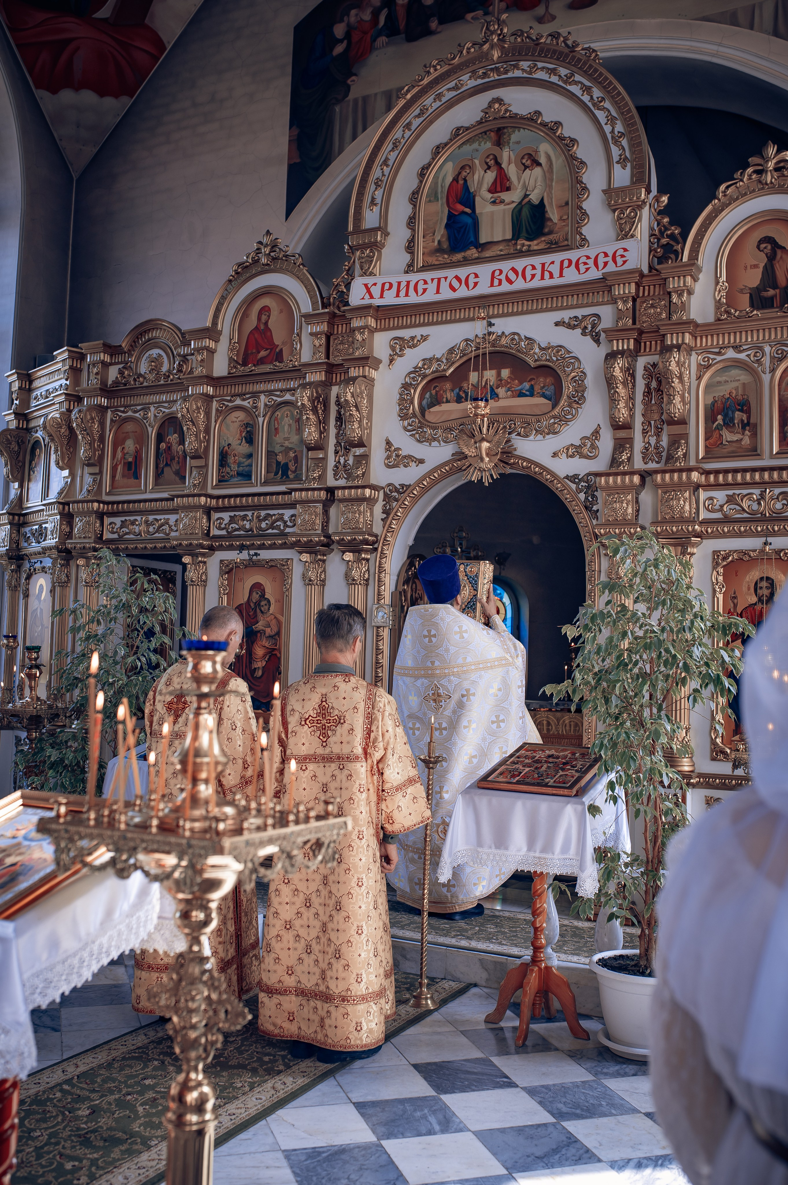 Воскресная служба в Рождественско-Николаевском храме. Фотографы крещения/венчания  Красноярск Татьяна и Вячеслав Переваловы