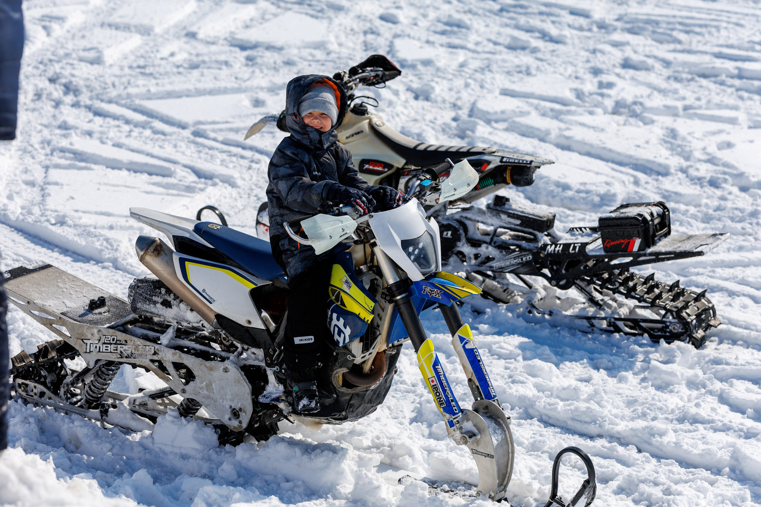 Чемпионат Экстрим Эндуро на сноубайках. Свадебный, семейный и репортажный фотограф в Южно-Сахалинске Артур Петросян