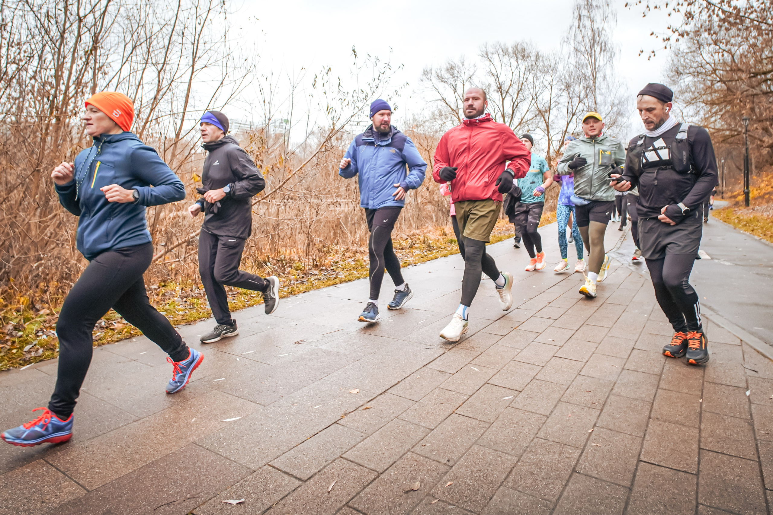 #марафонудома #яuzarun 2024 2-я петля, группа 6:30. Роман Капилюшов. Бег. Фото. Видео. г. Люберцы