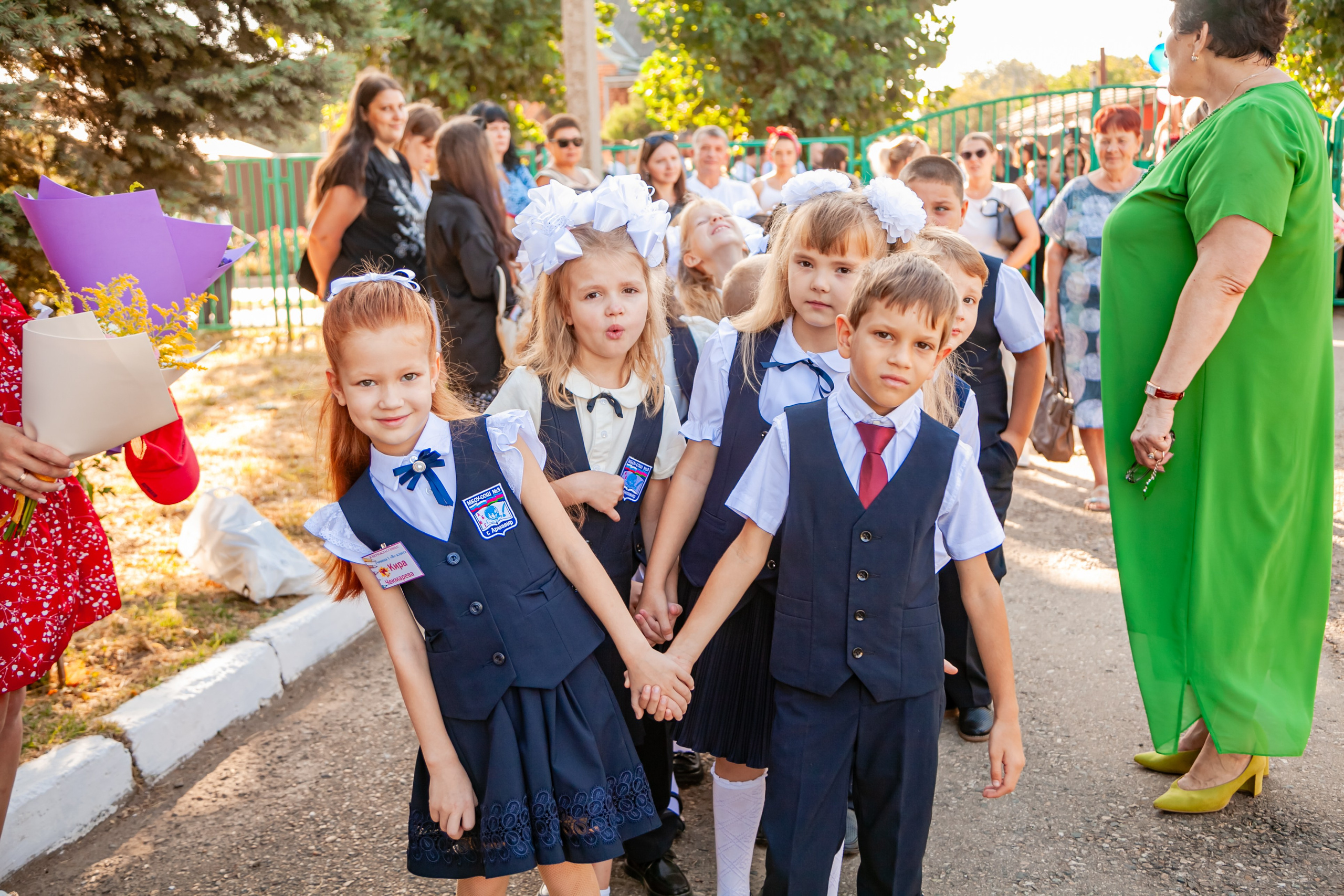 1 сентября линейка. Свадебный и семейный фотограф в Армавире