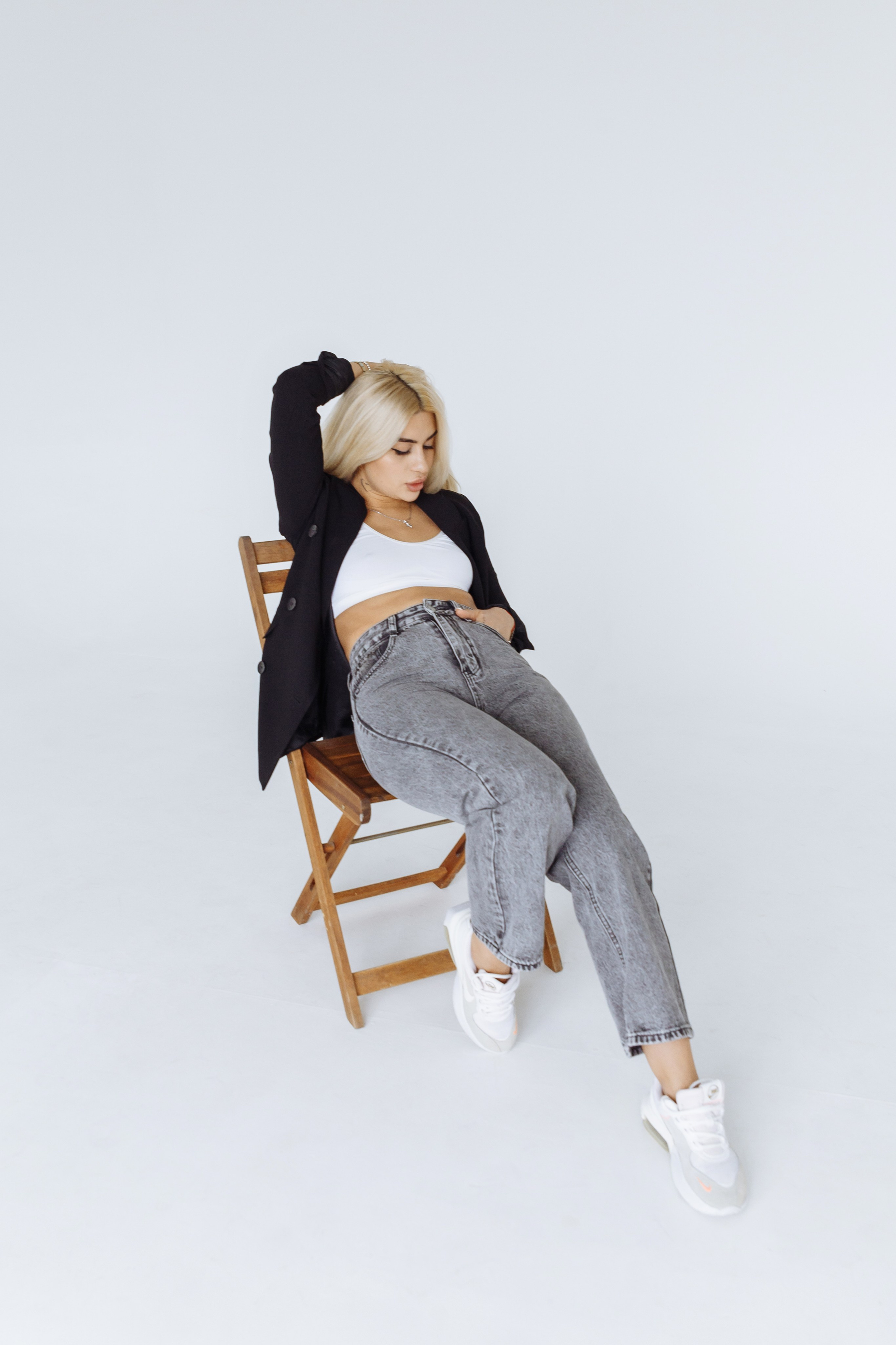 Сабина в студии. Событийный фотограф Максим Бескоровайновнов