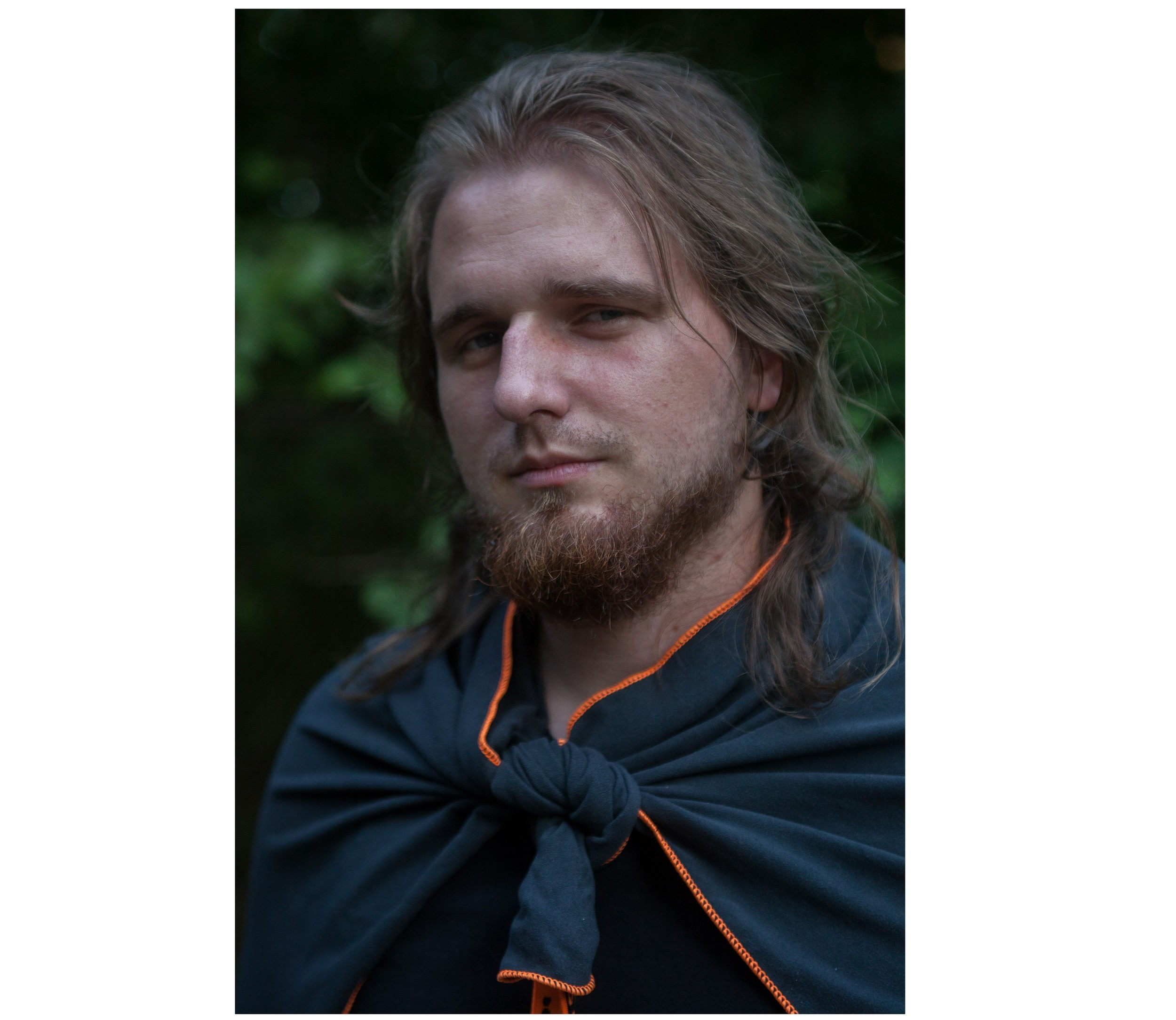 Басовішча XXX. Künstler Verstecktoff