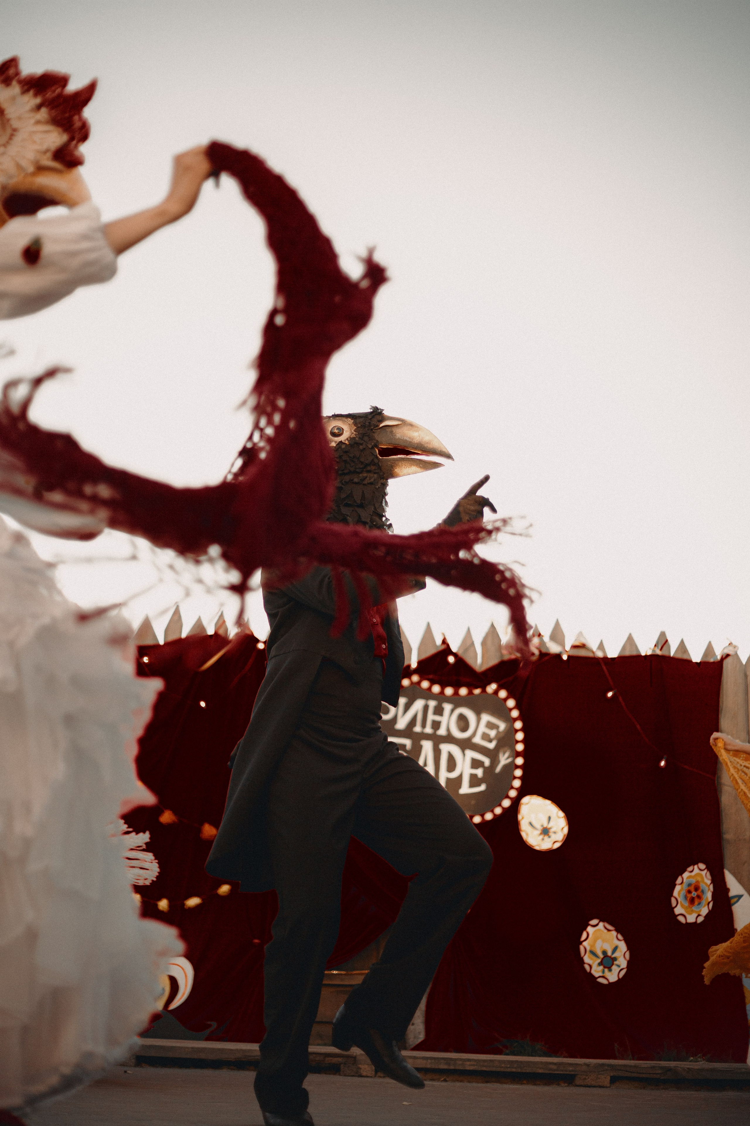 Спектакль «Куриное кабаре» от Свободного молодежного театра | Тобольск. Арт-фотограф Крис Л. в Тобольске: портрет, семейные, свадьбы