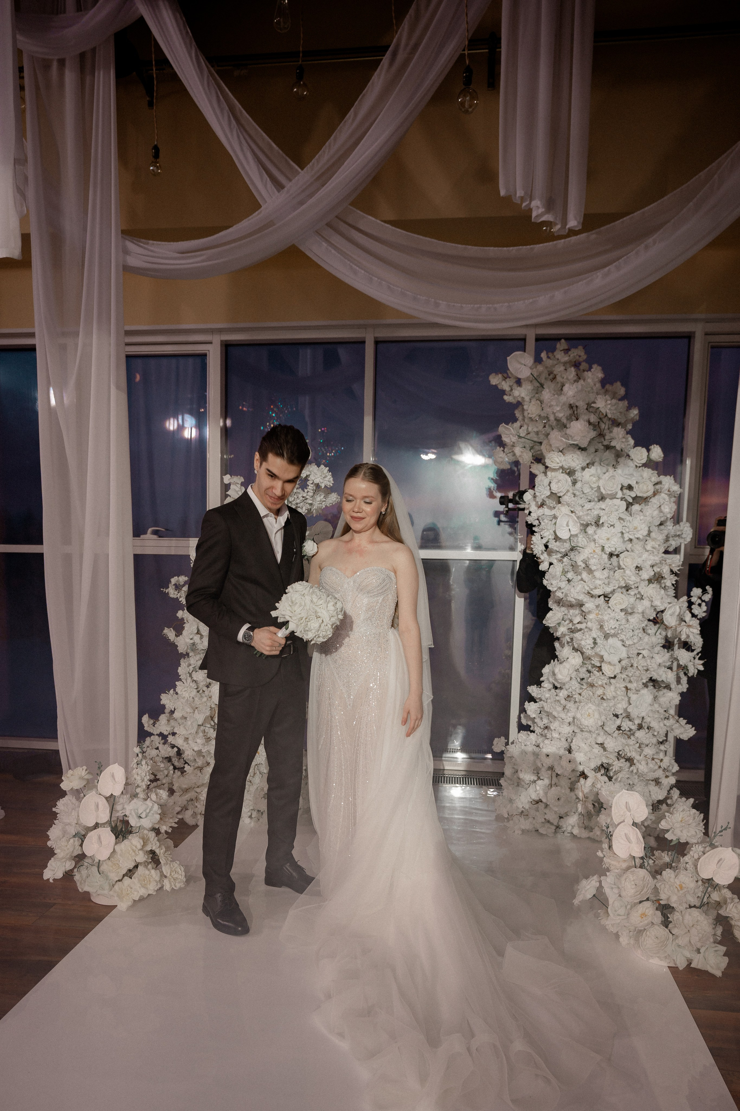 СВАДЕБНАЯ СЬЕМКА СБОРОВ В ОТЕЛЕ И ВЫЕЗД НА ЦЕРЕМОНИЮ (СНЯТО В СИБИРЕ В НИЖНЕВАРТОВСКЕ). Профессиональный фотограф, Санкт-Петербург — Виктория Богомолова