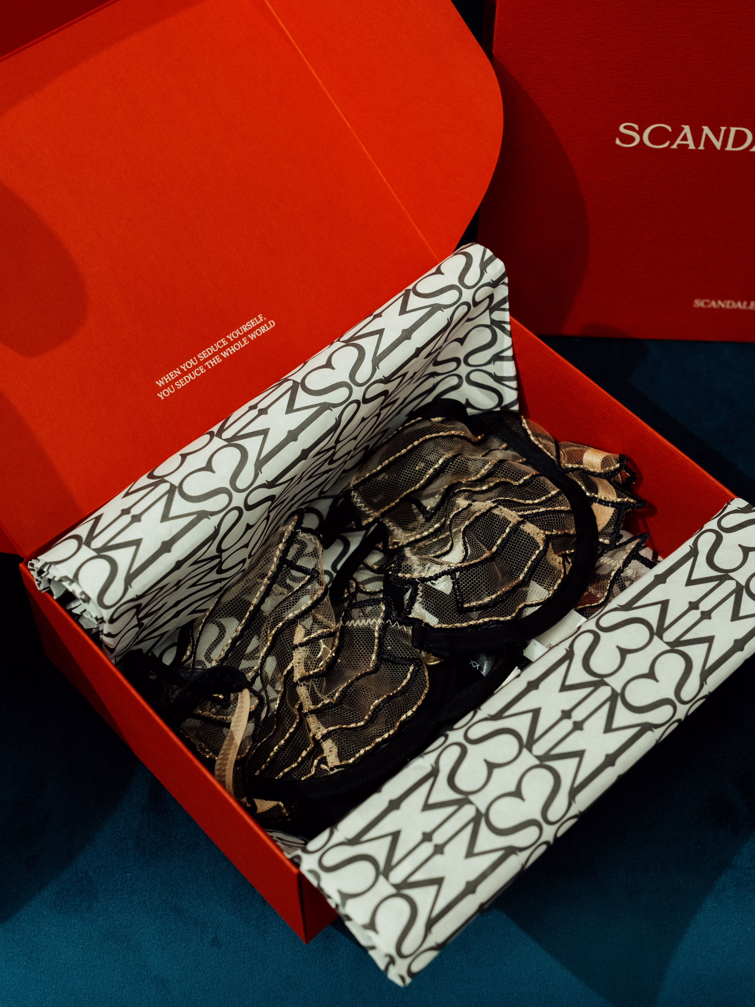 SCANDALE MANIERE. Репортажный и портретный фотограф в Москве Илья Спиридонов