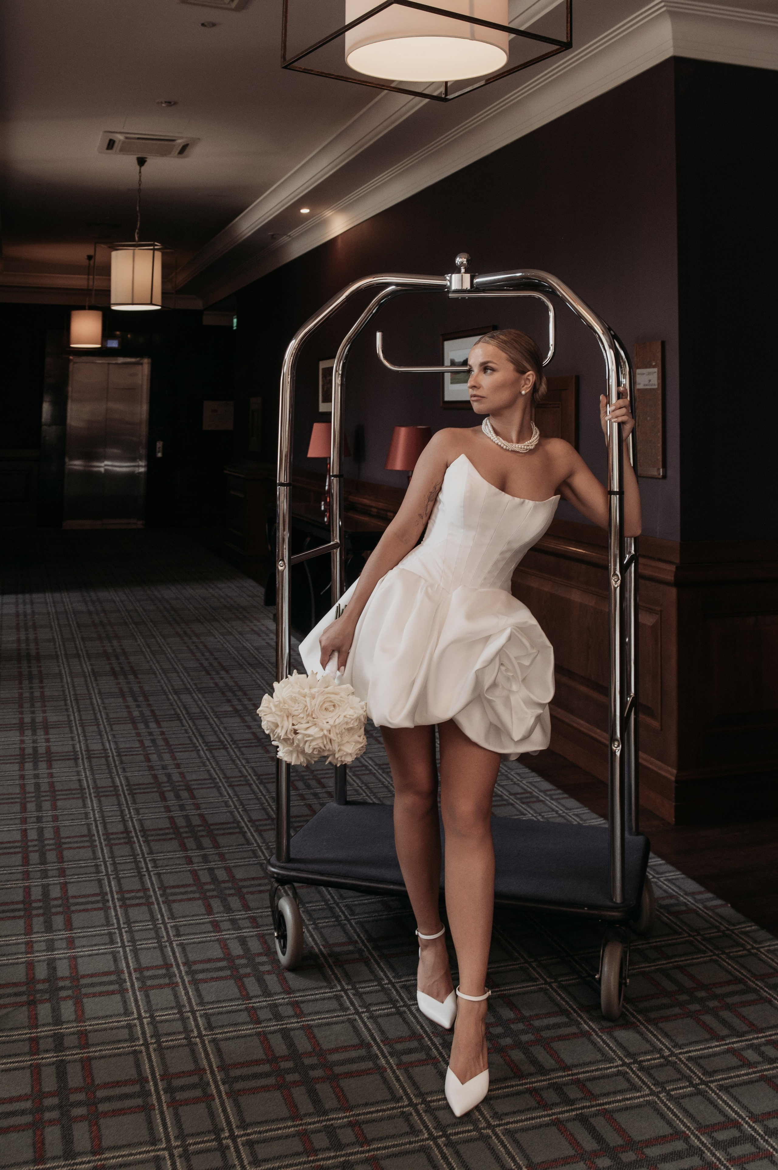 Свадебная фотосессия в Завидово гольф поле с утром невесты и красивым свадебным банкетом. Свадебный фотограф в Твери, Москве и Санкт-Петербурге Денисова Екатерина