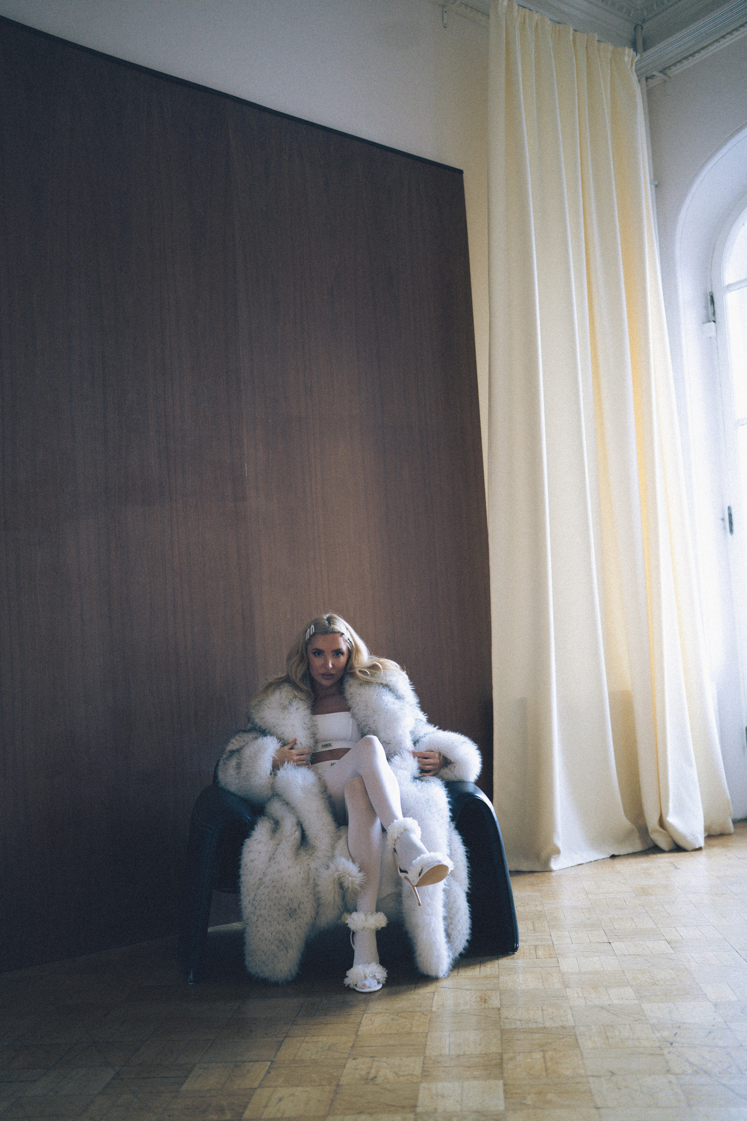 МИНИМАЛИЗМ В СТУДИИ НА ЧЕРНЫШЕВСКОЙ В СТУДИИ С БАЛКОНОМ. Профессиональный фотограф, Санкт-Петербург — Виктория Богомолова