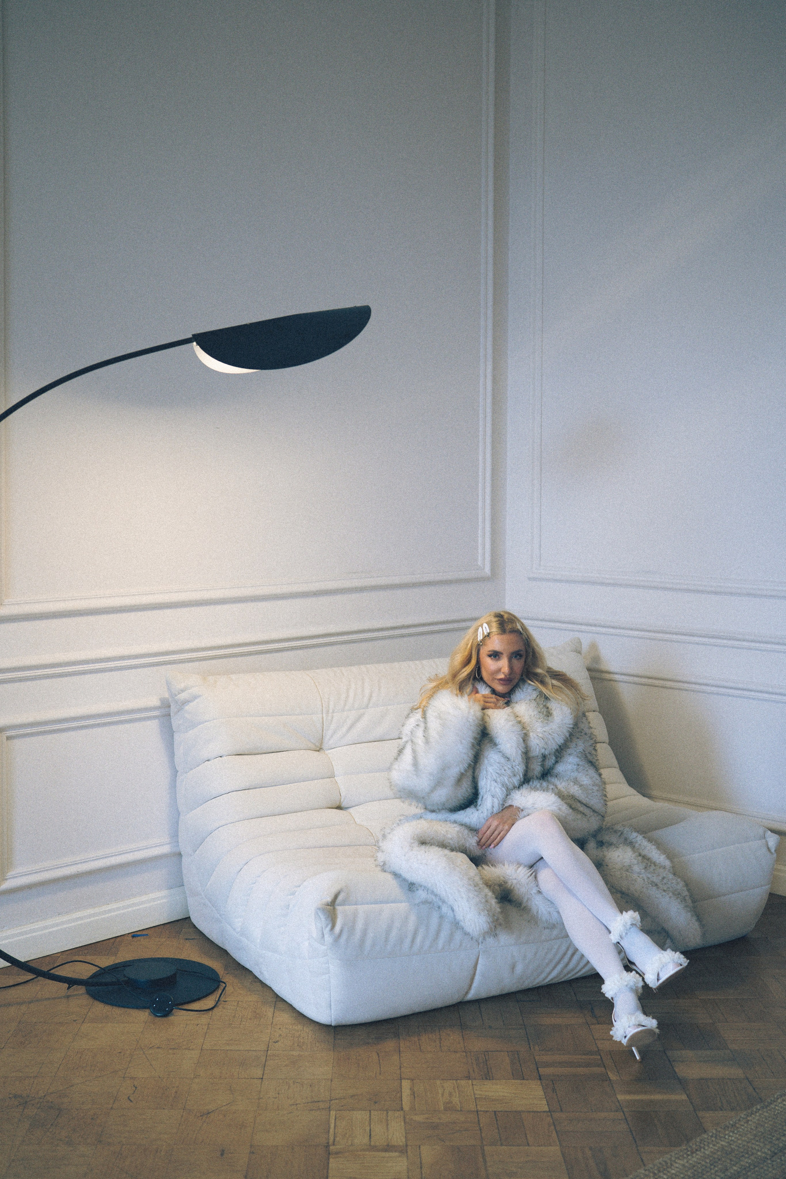 МИНИМАЛИЗМ В СТУДИИ НА ЧЕРНЫШЕВСКОЙ В СТУДИИ С БАЛКОНОМ. Профессиональный фотограф, Санкт-Петербург — Виктория Богомолова