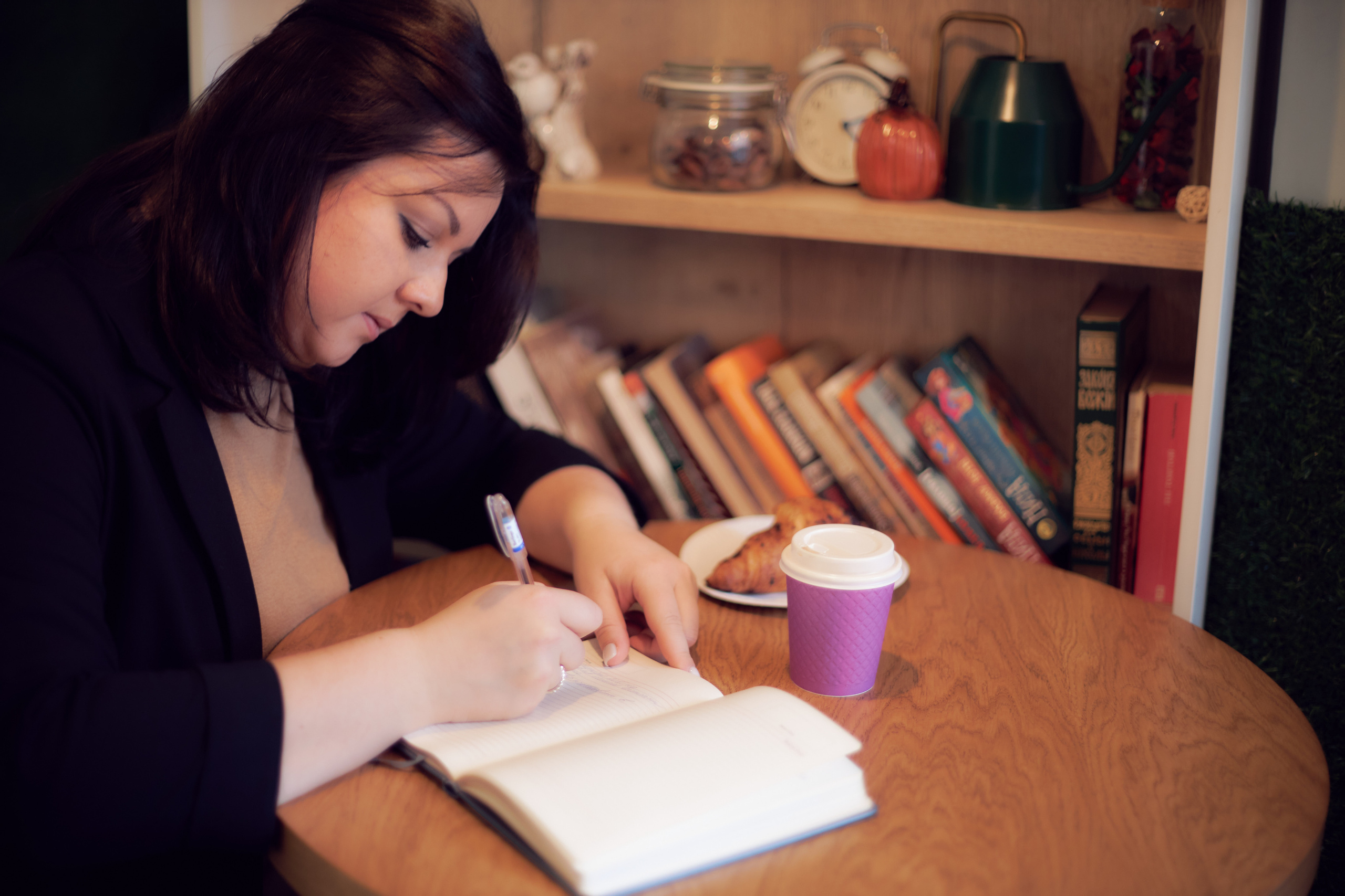 Контент-фотосессия для Анны, писателя, консультанта по трудоустройству. Анна Потявина. Фотограф Москва