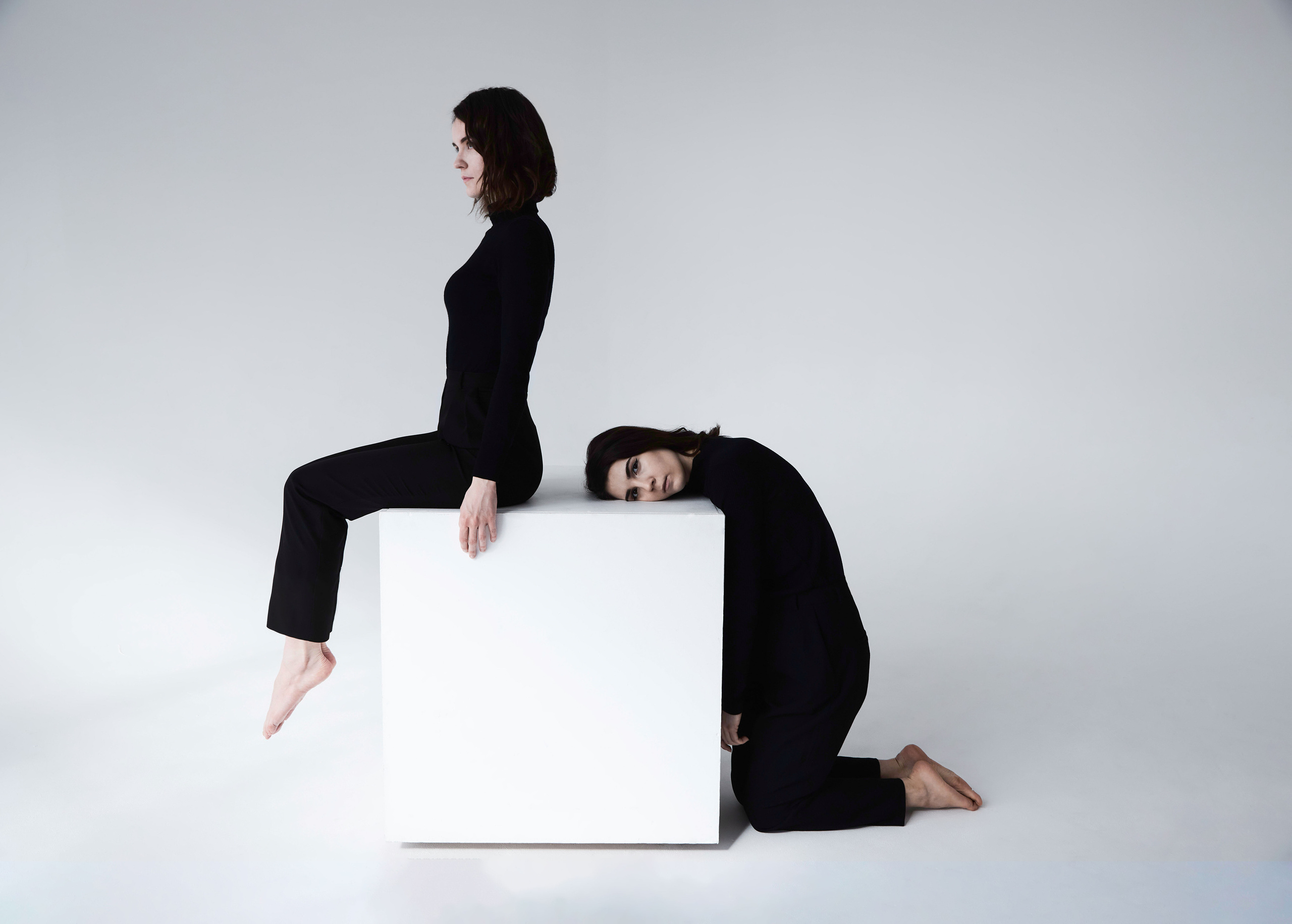 Фотосессия для двух девушек Авроры и Ирины в студии. Анна Потявина. Фотограф Москва