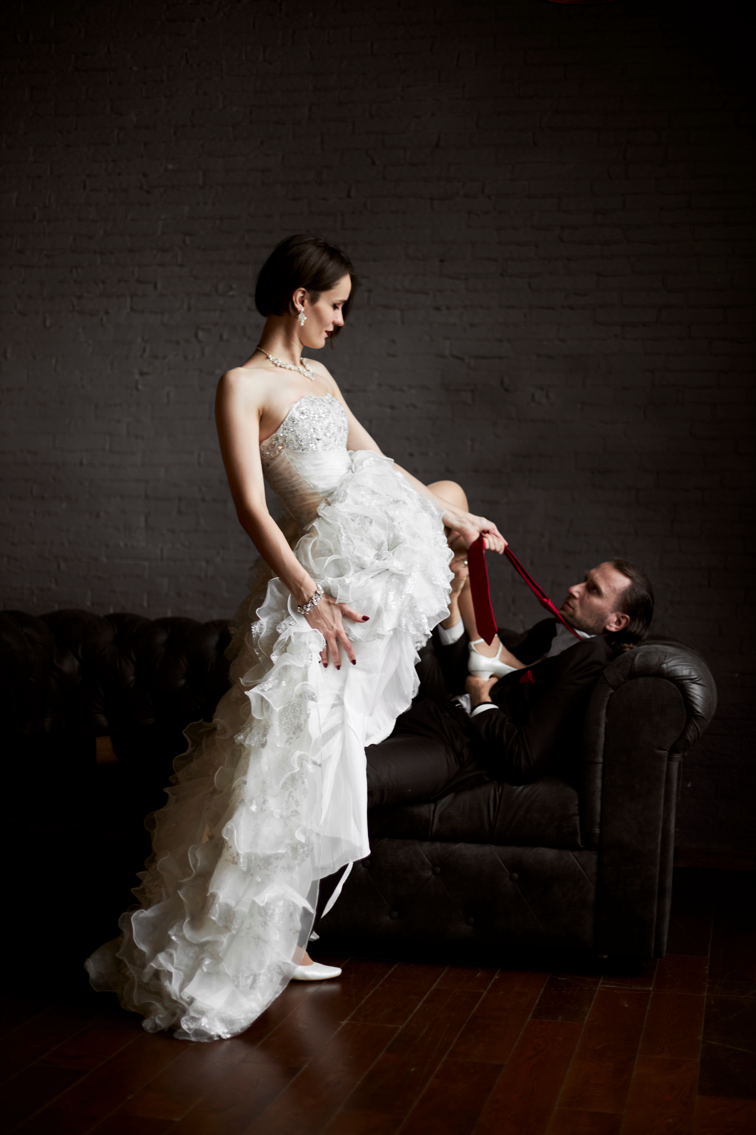 Свадебная фотосессия Авроры и Стаса в стиле Хельмута Ньютона. Анна Потявина. Фотограф Москва