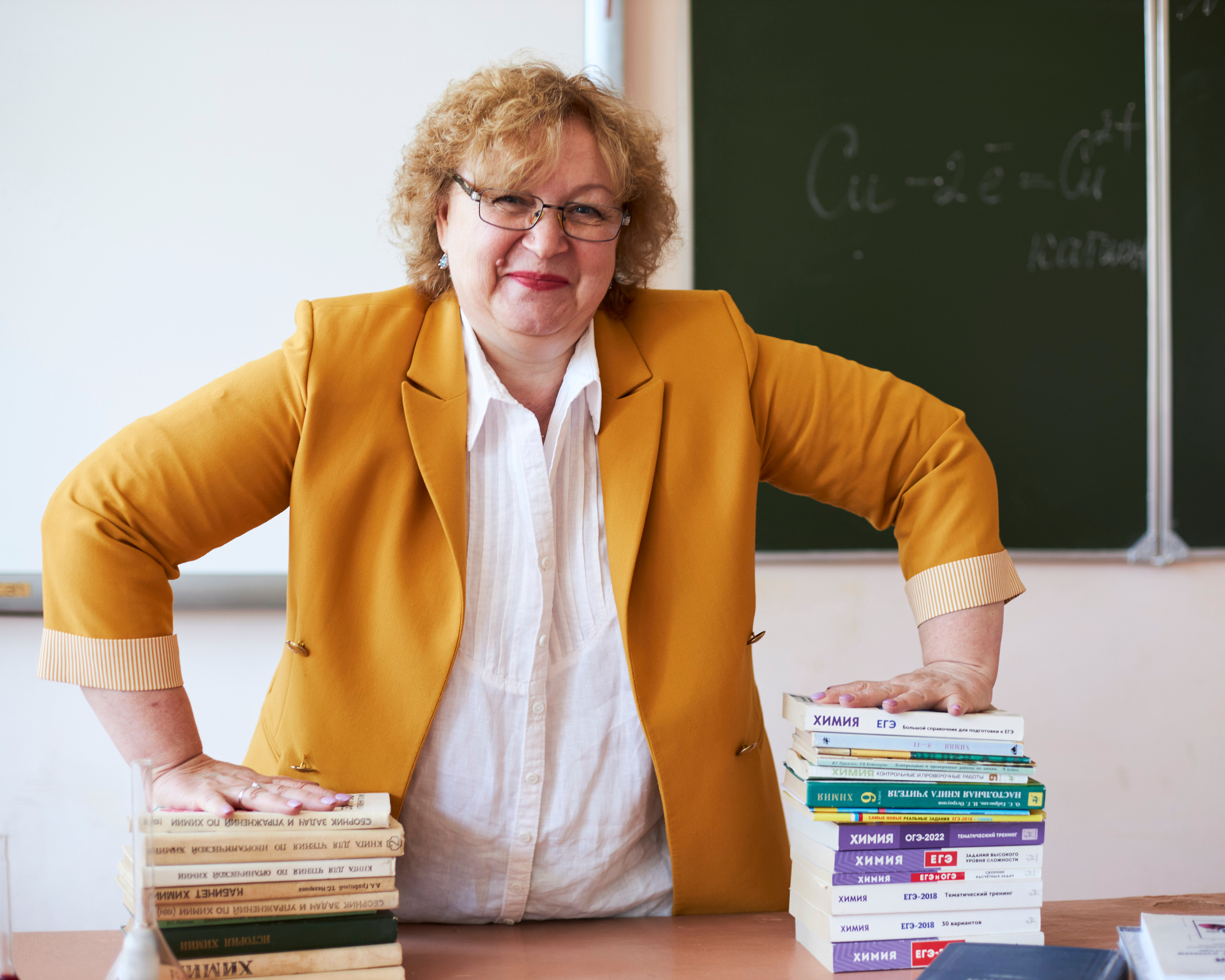 Контент-фотосессия для Людмилы - учителя химии и репетитора в школьном. Анна Потявина. Фотограф Москва