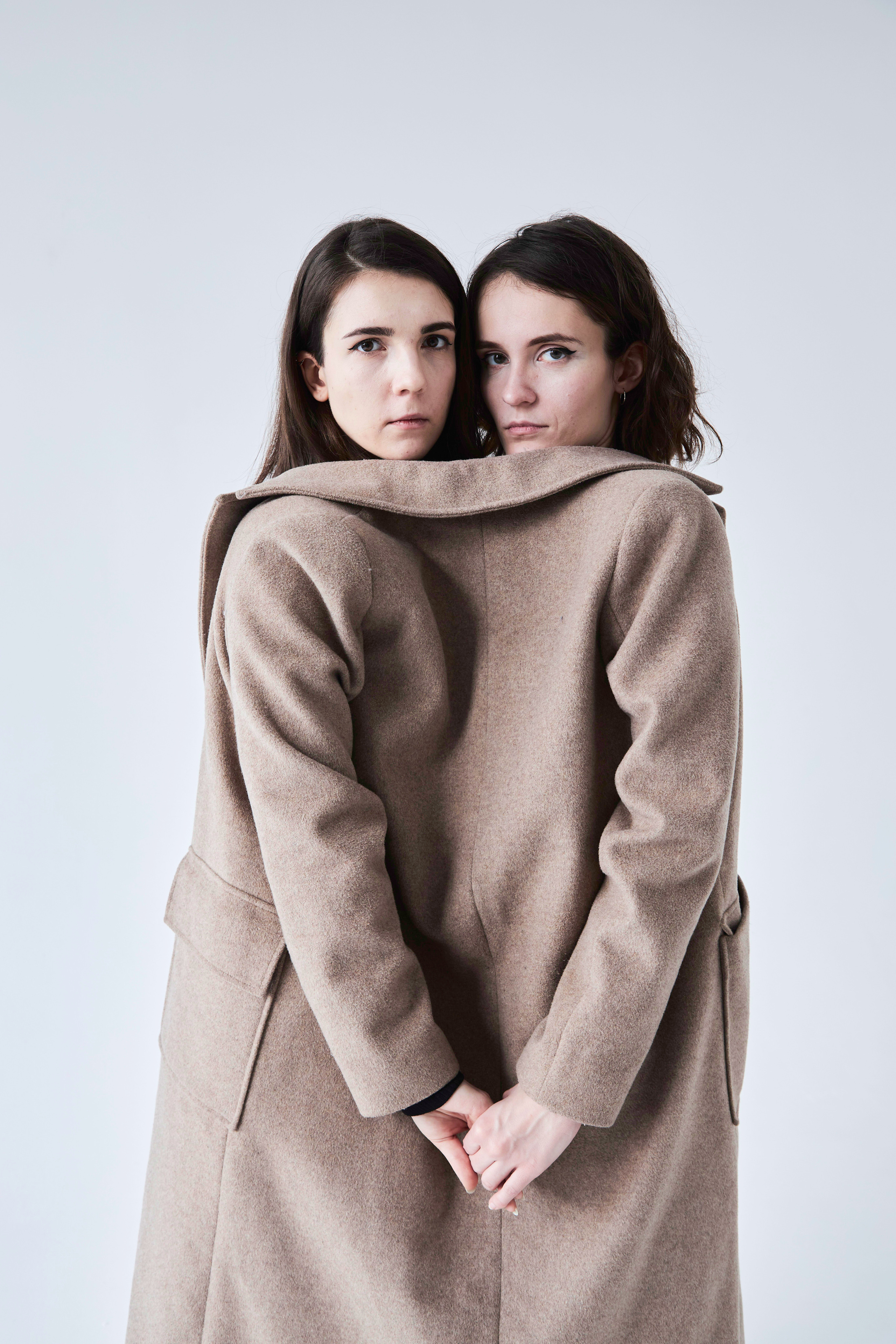 Фотосессия для двух девушек Авроры и Ирины в студии. Анна Потявина. Фотограф Москва