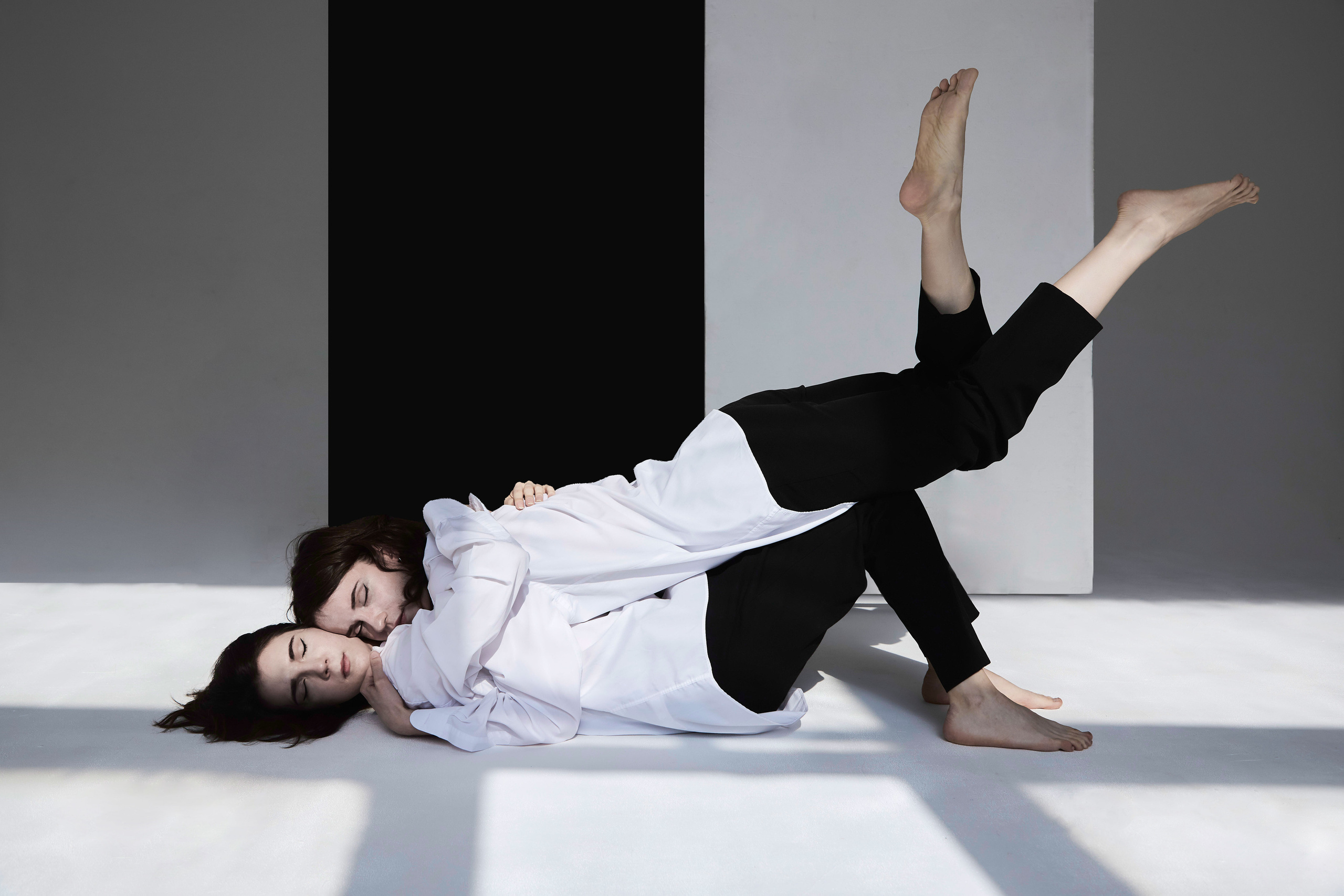 Фотосессия для двух девушек Авроры и Ирины в студии. Анна Потявина. Фотограф Москва