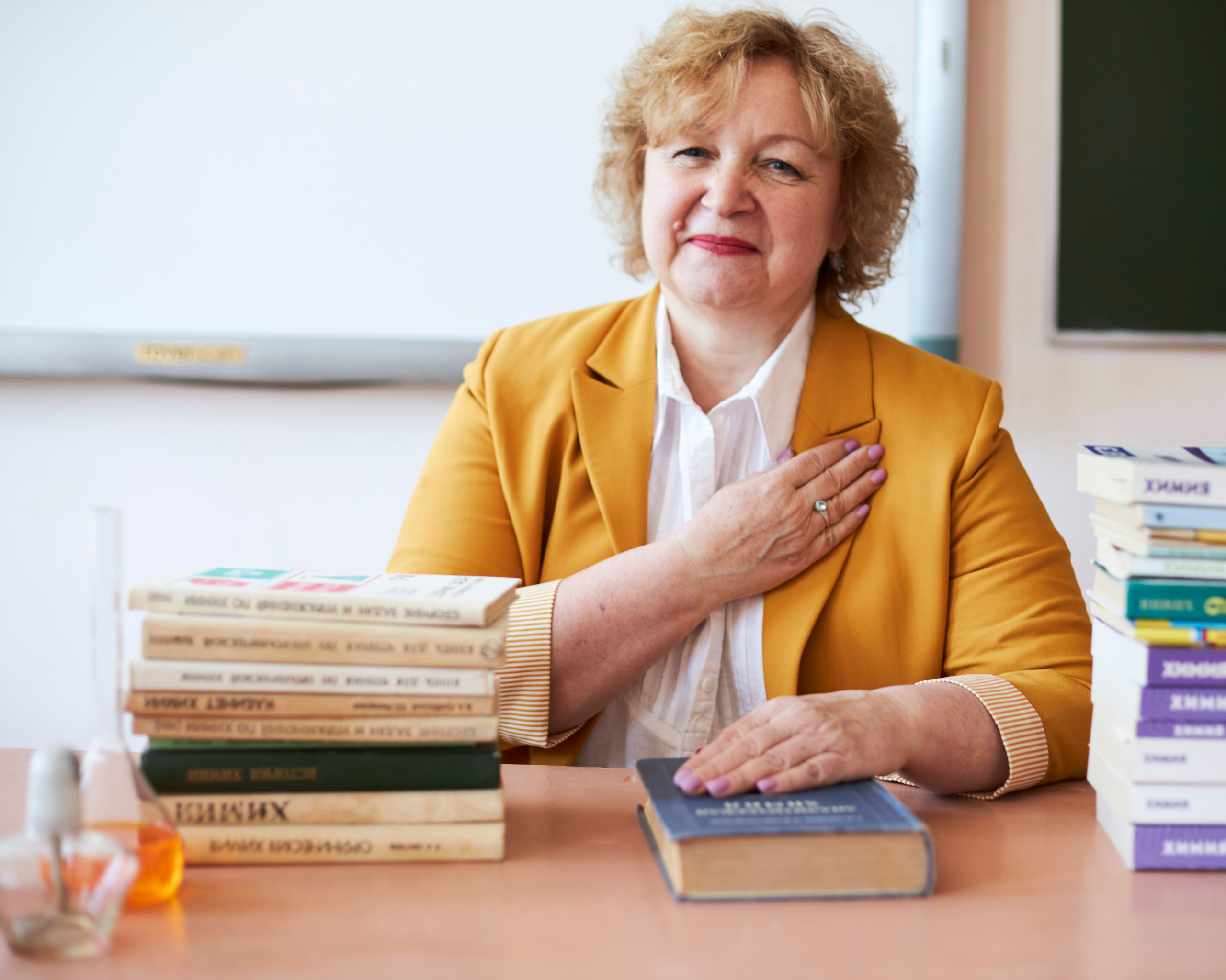 Контент-фотосессия для Людмилы - учителя химии и репетитора в школьном. Анна Потявина. Фотограф Москва