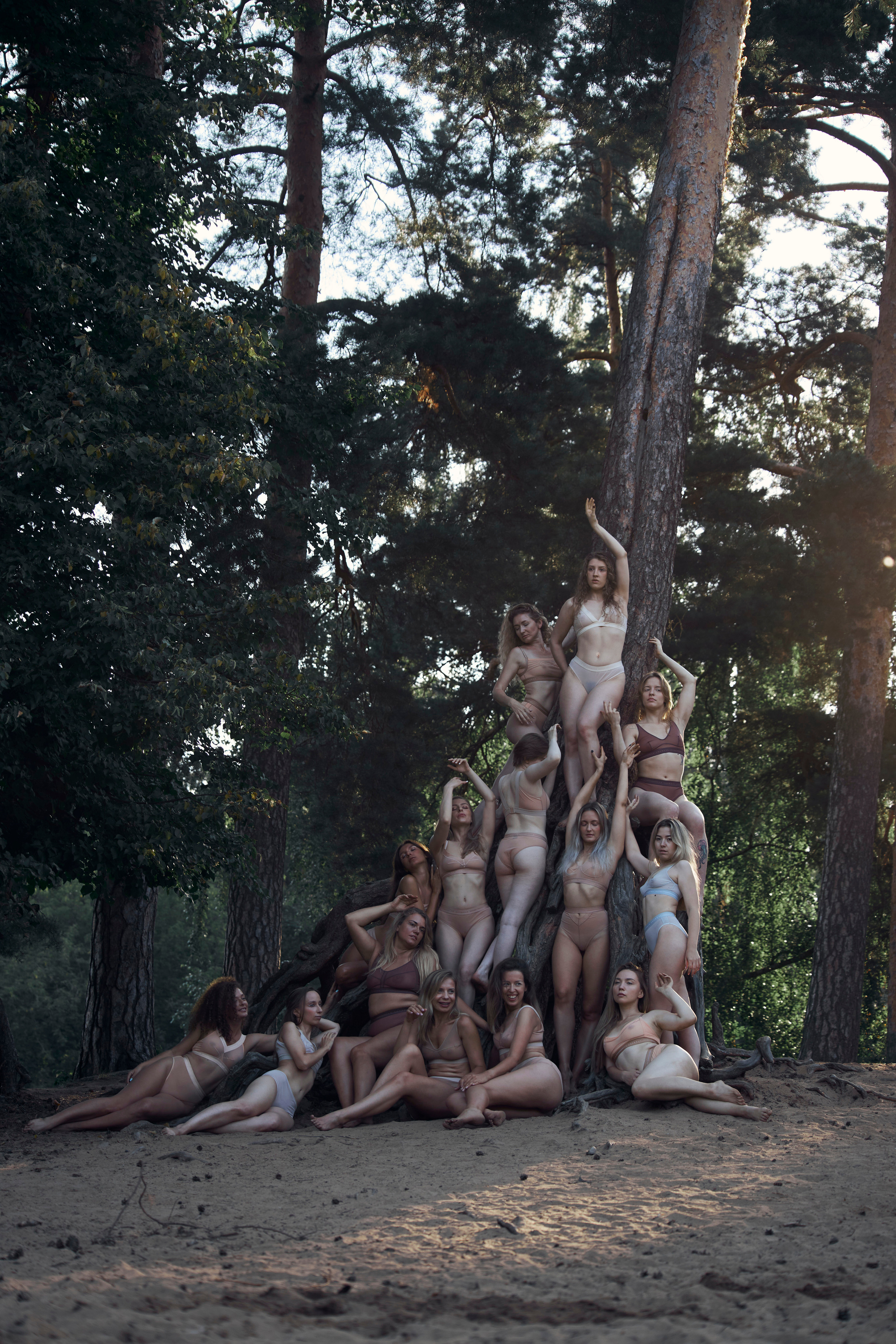Фотосессия со множеством девушек в нижнем белье в Серебряном бору. Анна Потявина. Фотограф Москва