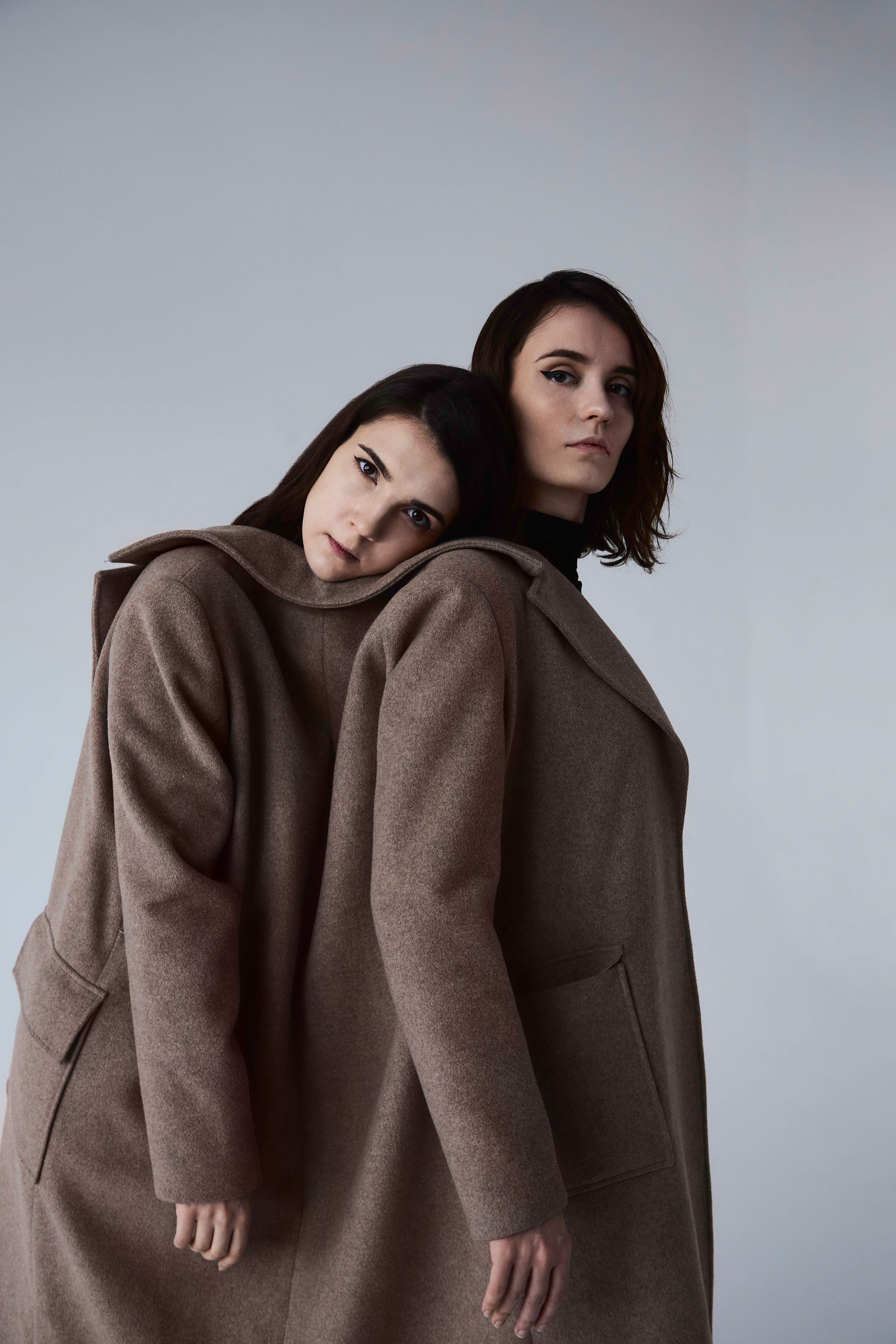 Фотосессия для двух девушек Авроры и Ирины в студии. Анна Потявина. Фотограф Москва