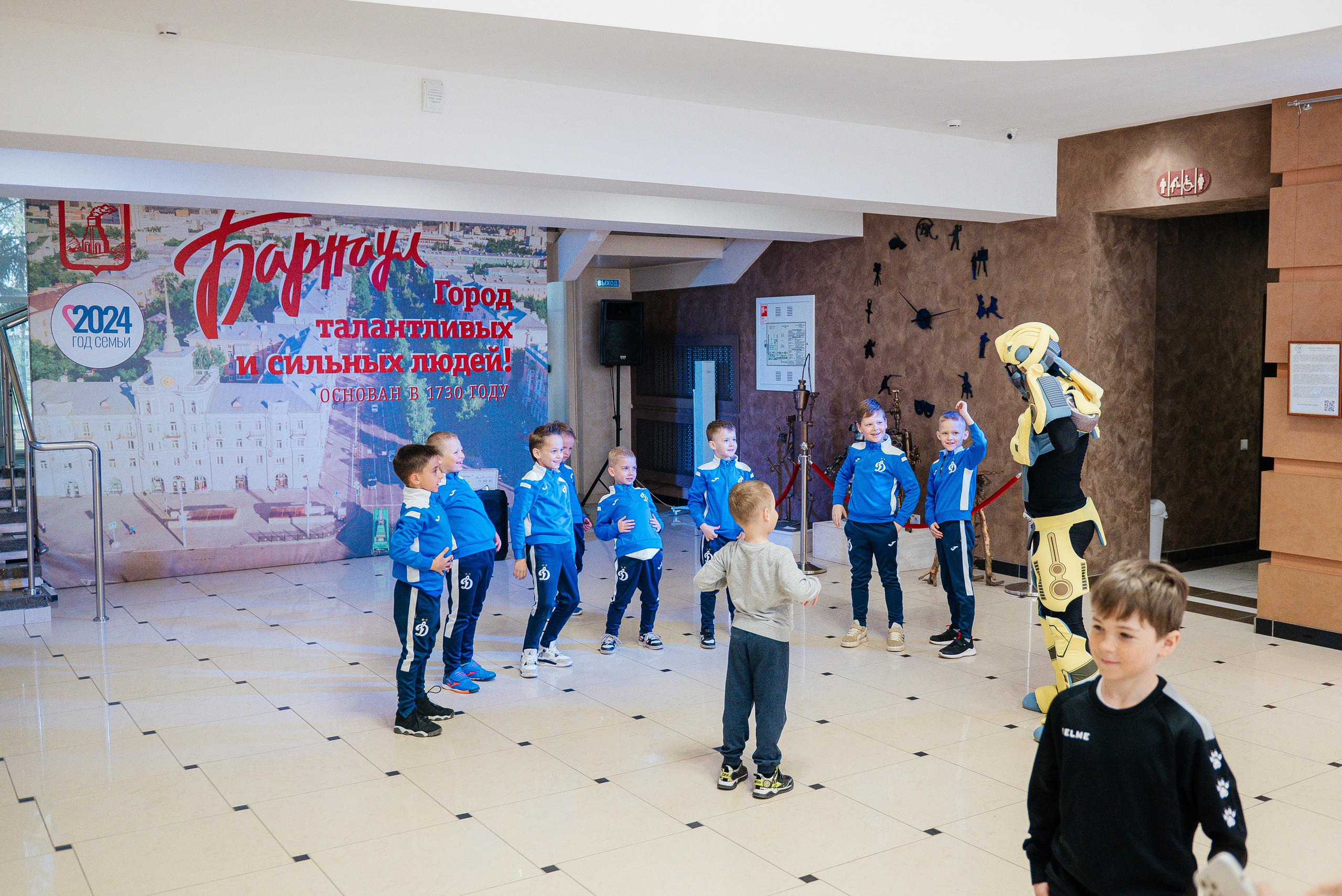 ЛИГА.БРО: JUNIOR 23/24. Свадебный и репортажный фотограф Никита Сницарев в Барнауле