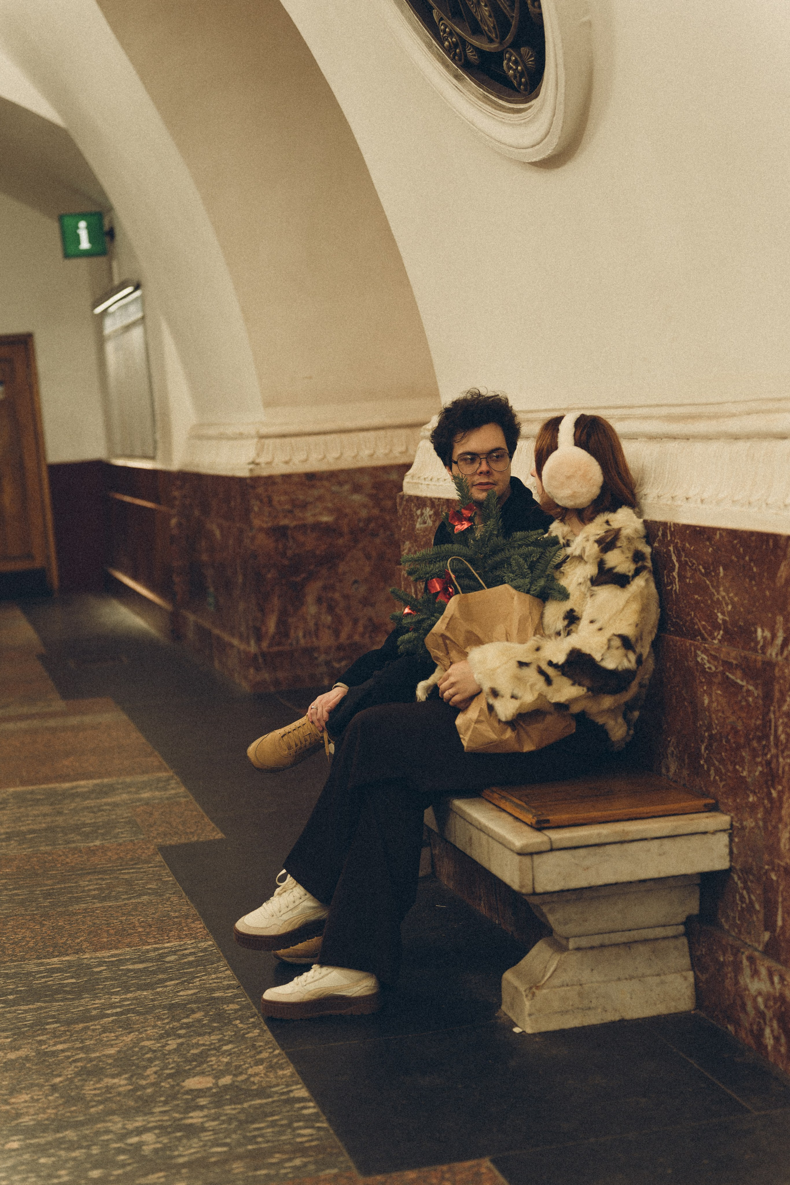 НОВОГОДНЯЯ ФОТОСЕСИИЯ ПАРЫ В МЕТРО ЛЮБОВЬ. Профессиональный фотограф, Санкт-Петербург — Виктория Богомолова