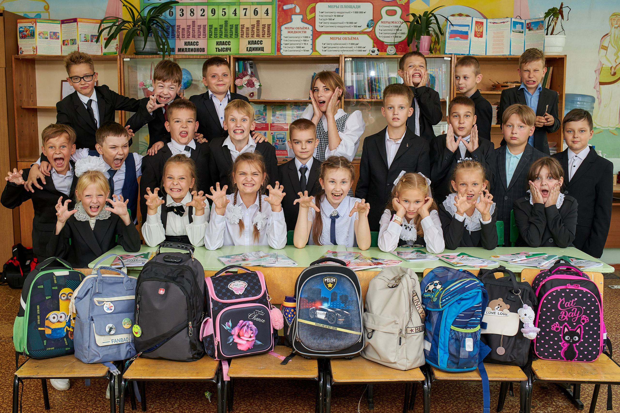 Средние общие. Школьный фотограф Леонова Наталия