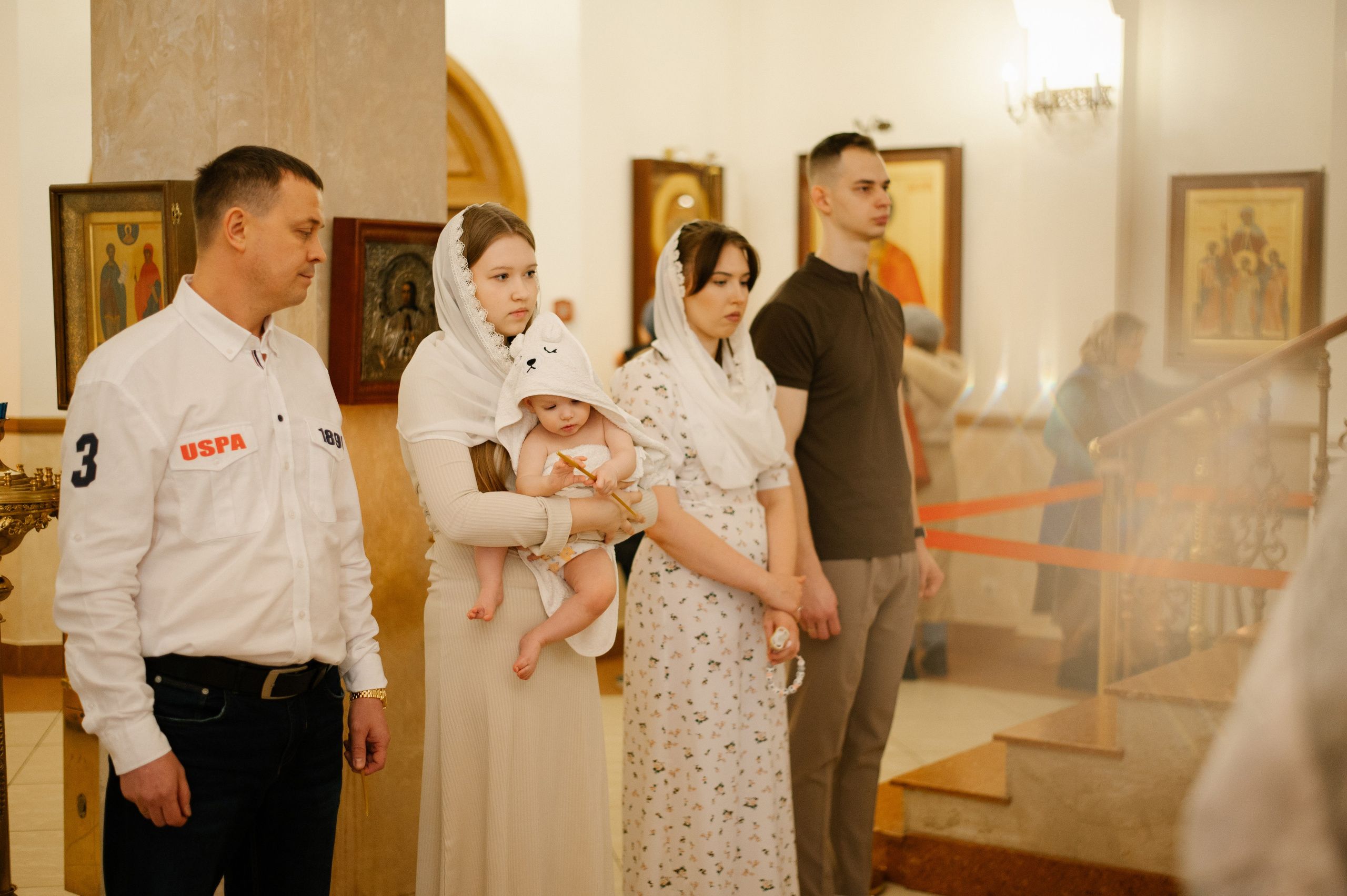 Фотограф на крещение. Фотосессия таинства крещения. Храм блаженной Матроны Московской в Дмитровском. Семейный и свадебный фотограф в Москве Татьяна Николаева