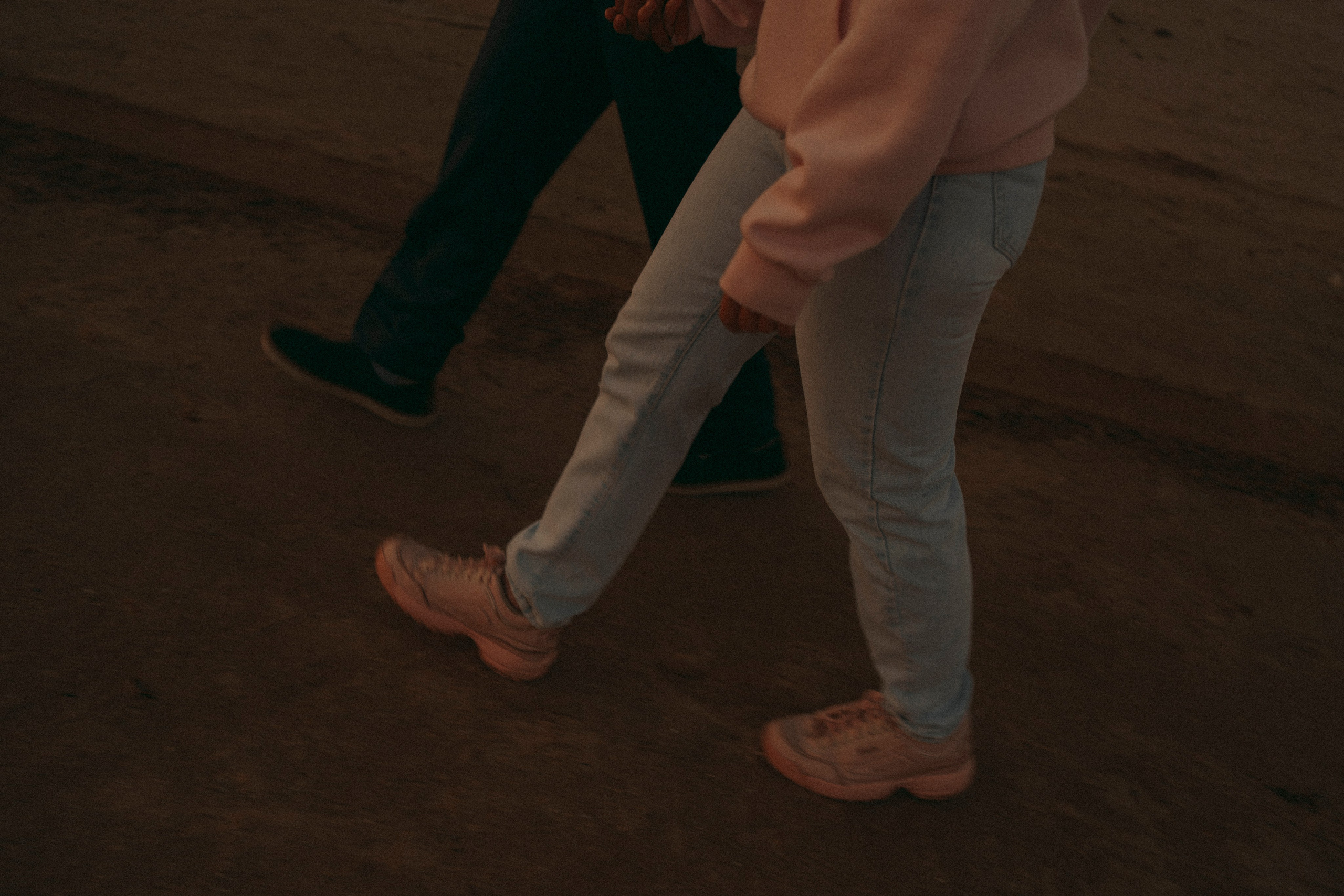 Love Story в свадебных нарядах на берегу реки. Портретный фотограф в Казани, Красной Поляне и Сочи Анна Кузнецова