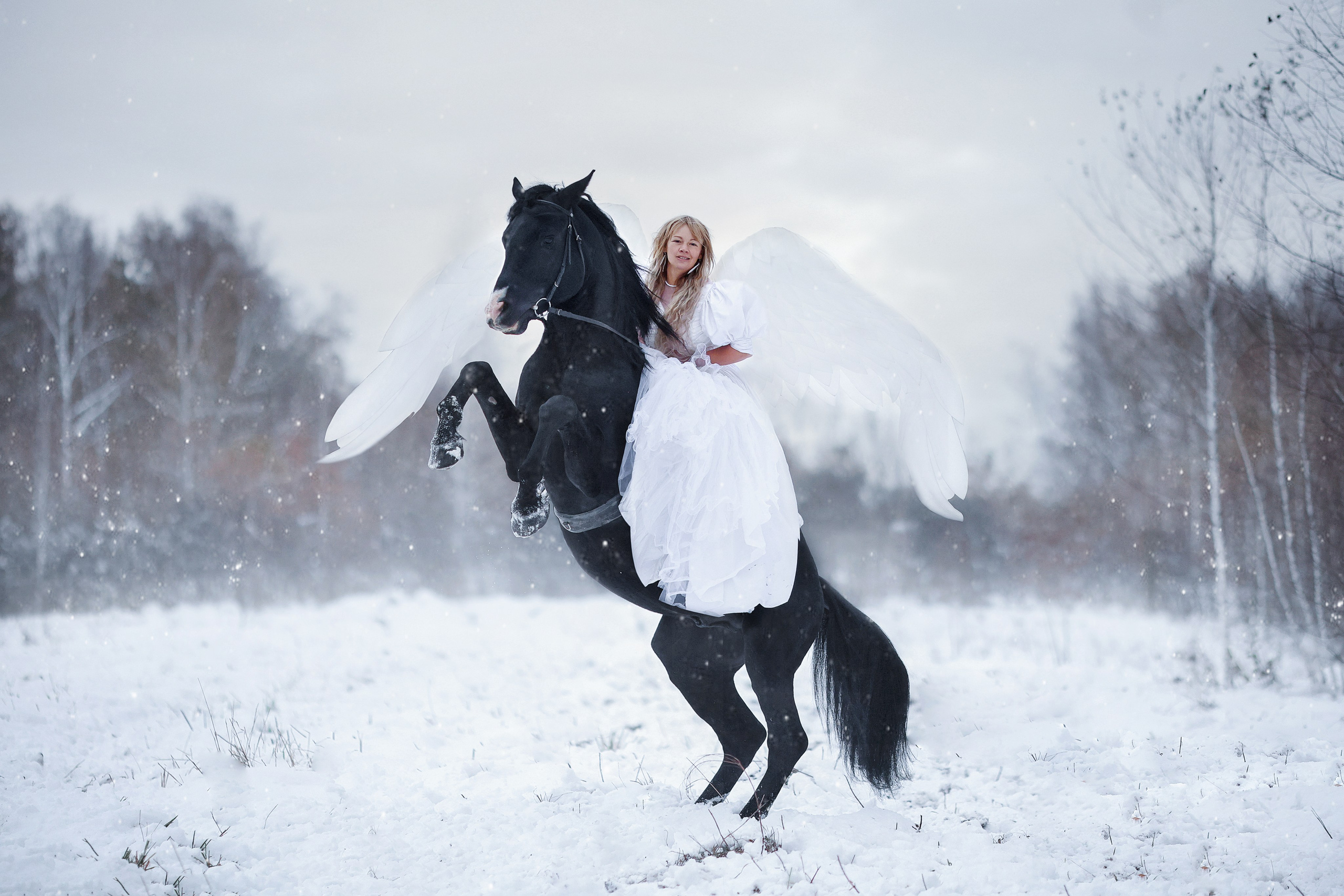 С конем. Сказочный фотограф фотопроекты фототуры в Новосибирске и на Алтае