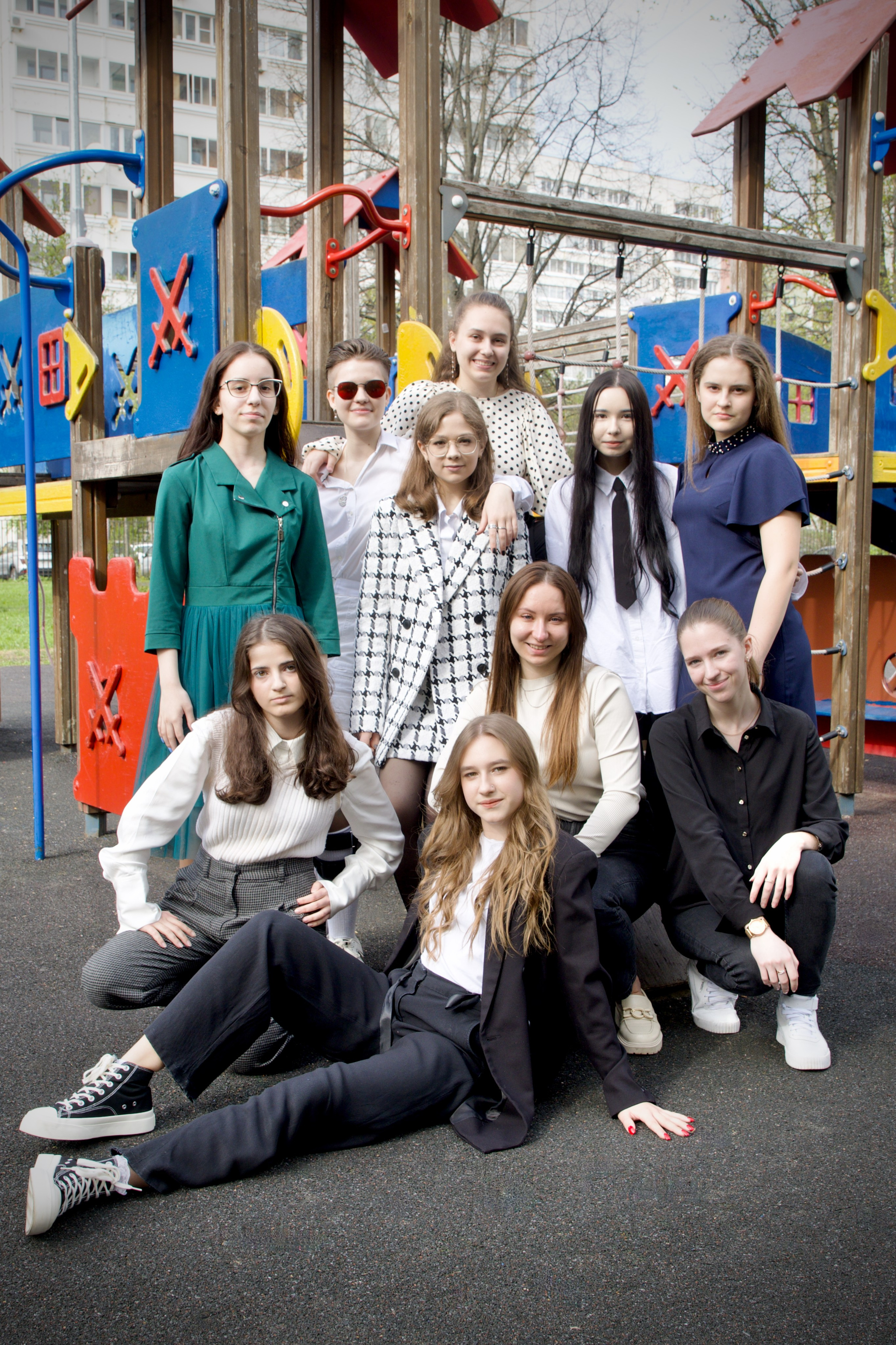 Групповые фото 9 и 11 класс