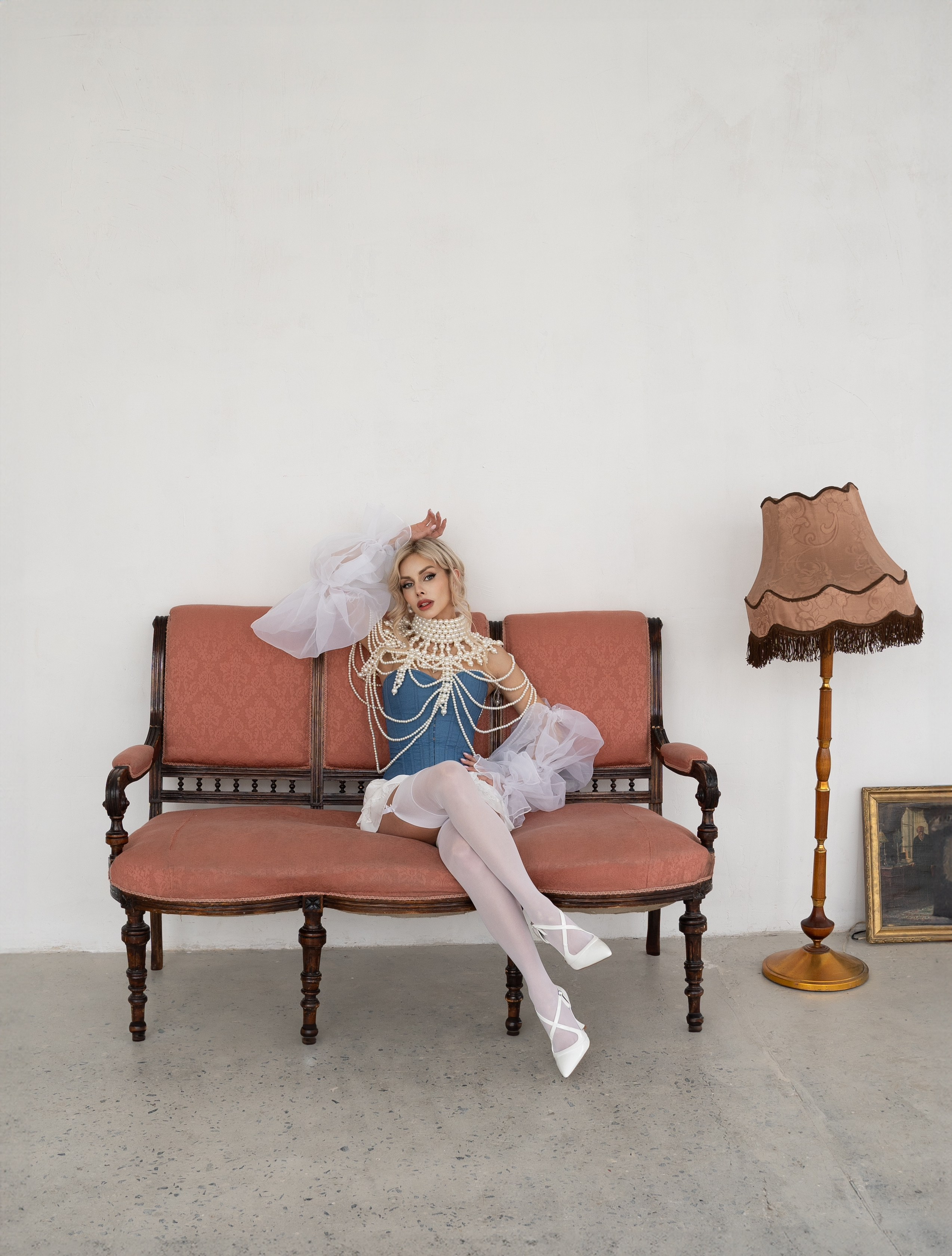 Чувственная винтажная фотосессия в джинсовом корсете. Женский фотограф Санкт-Петербург