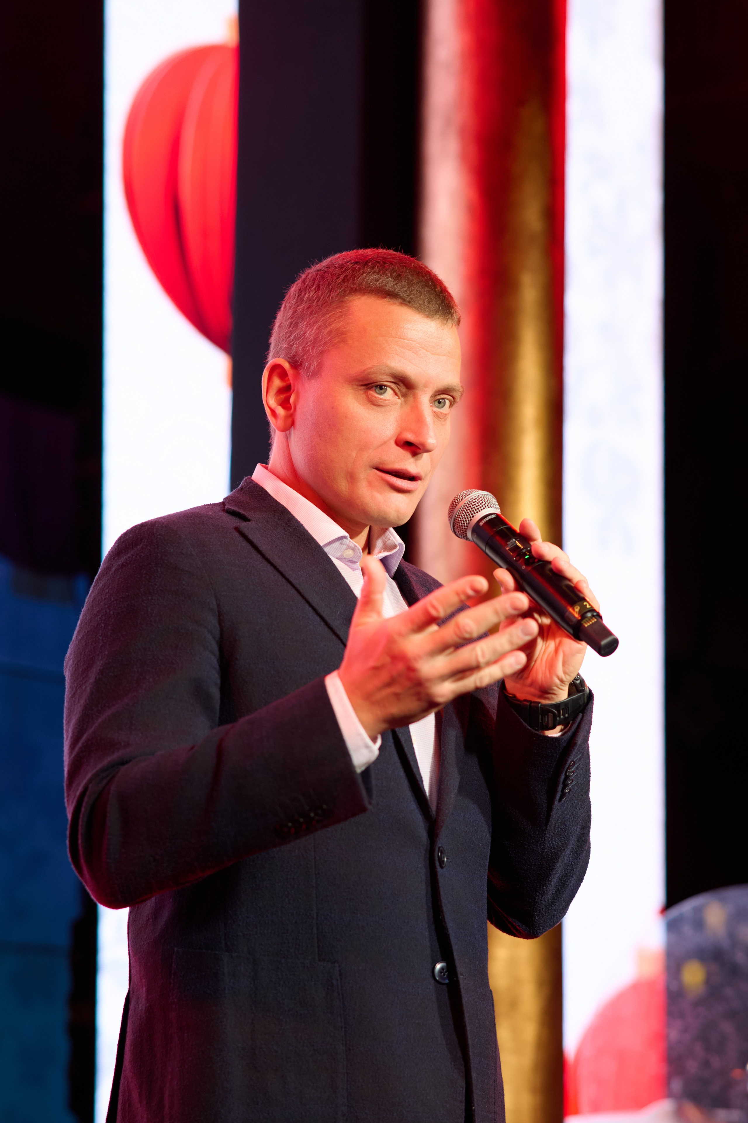 Репортажная съёмка корпоратива и концерта Елки в Петербурге и Москве