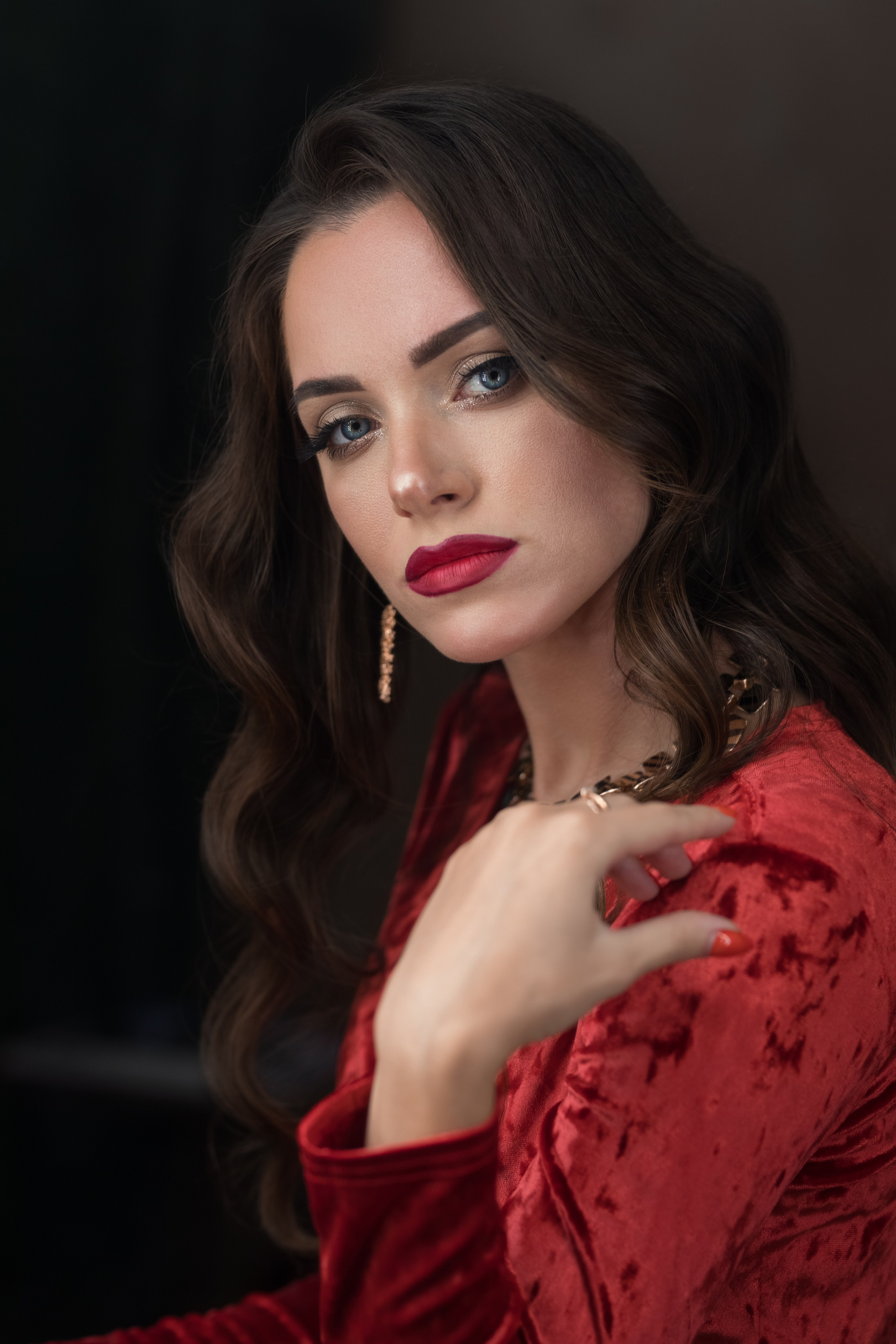 Студийная съемка с Екатериной в красном платье для «себя»