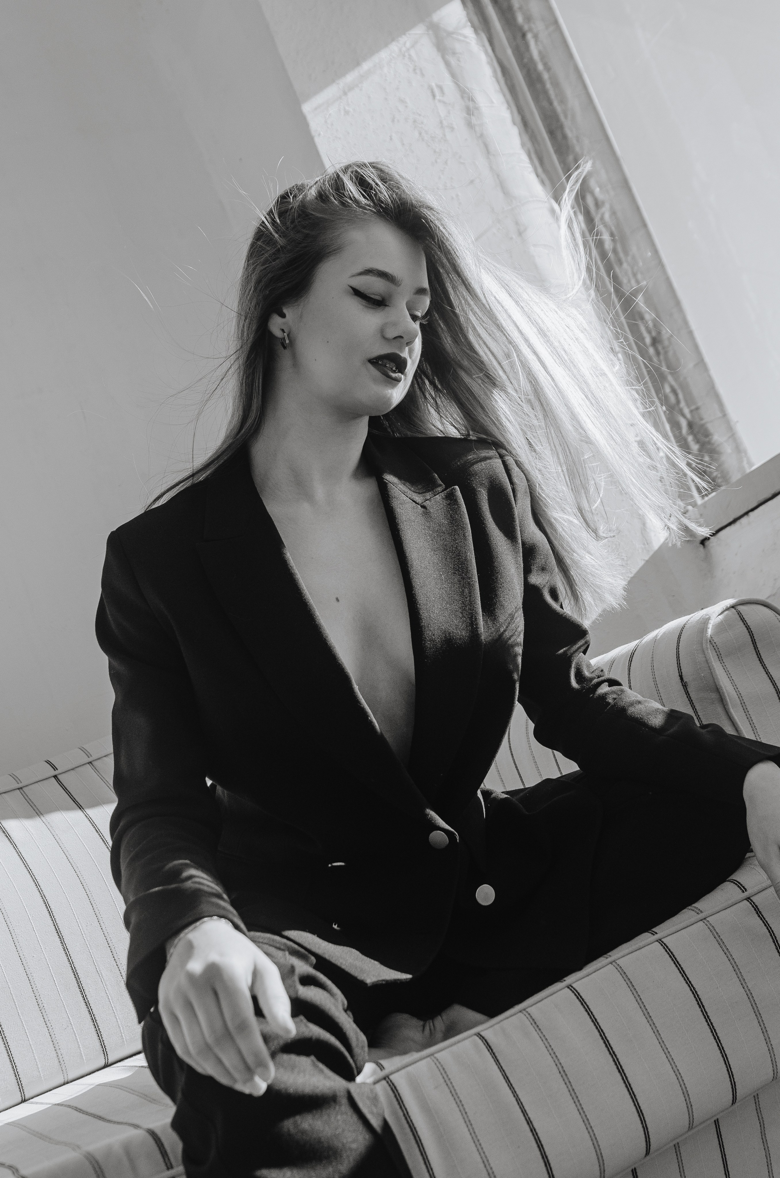 Женская фотосессия в стиле минимализм. Денисова Аля — фотограф для парных съемок и индивидуальных историй в Барнауле
