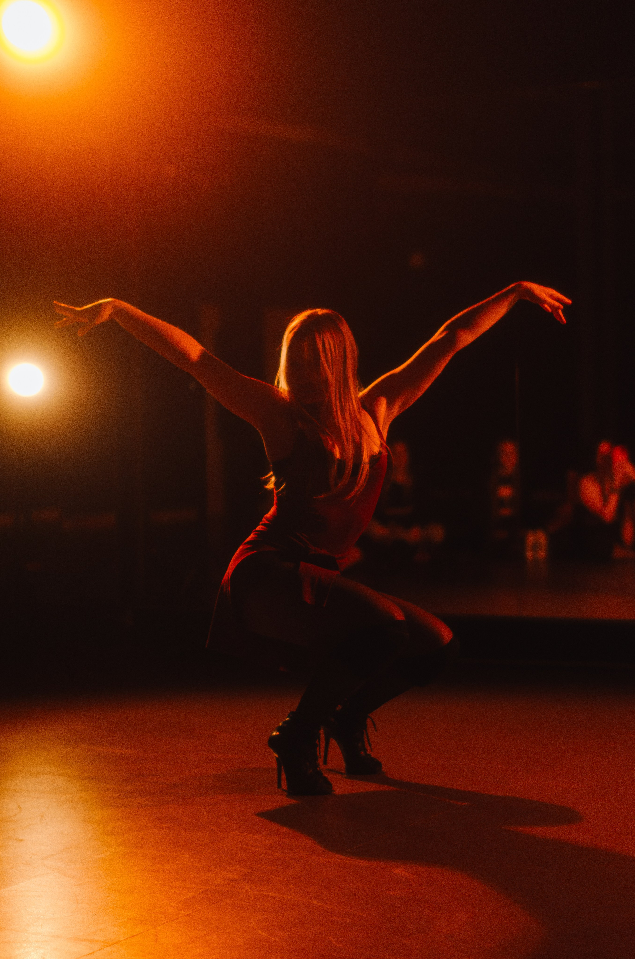 Мастер-классы по High Heels/Girly hip-hop от Оксаны ATTA. Денисова Аля — фотограф для парных съемок и индивидуальных историй в Барнауле