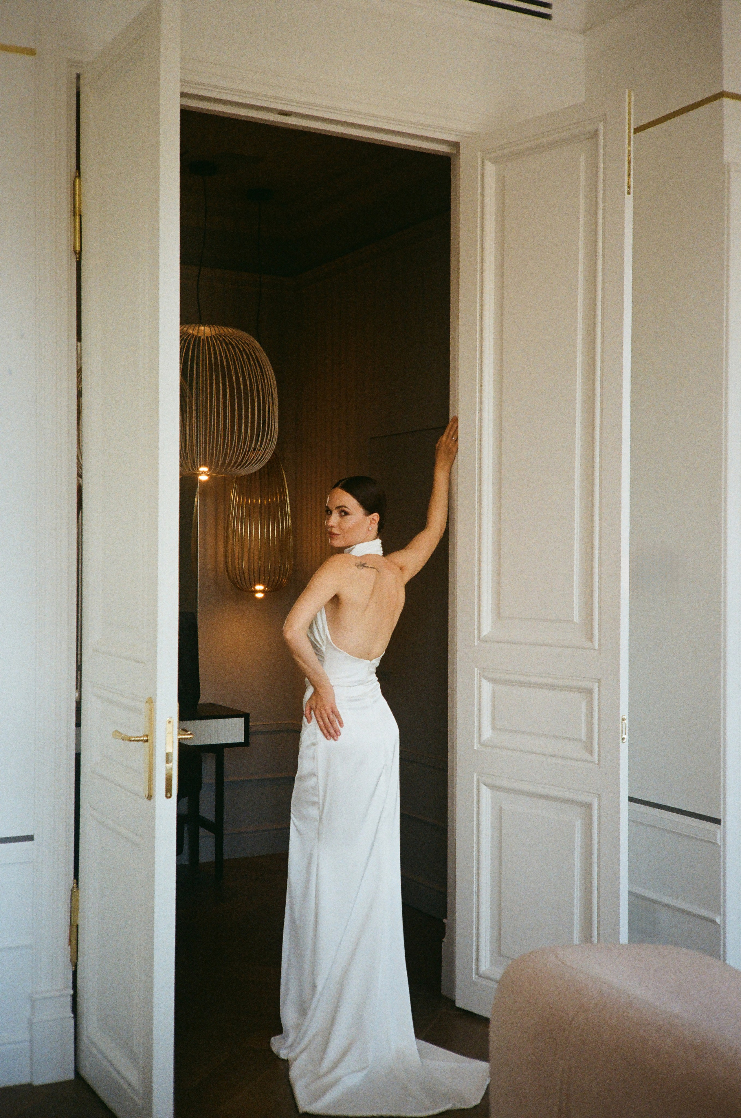 Свадебная фотосессия на пленку. Сестры Карабаза. Фотографы и ретушеры в Москве и Санкт-Петербурге